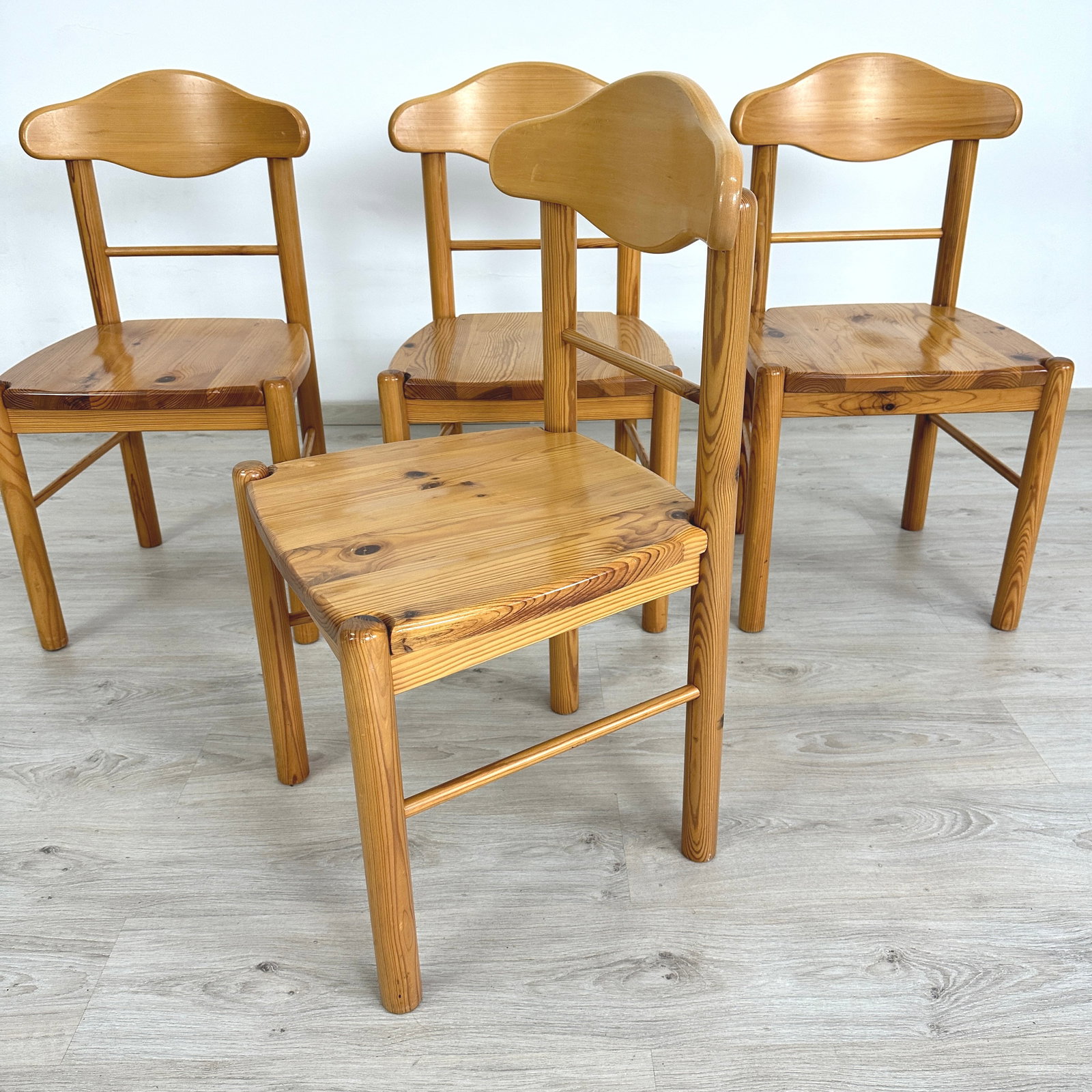 (4) RAINED DAUMILLER PINE DINING CHAIRS - 3