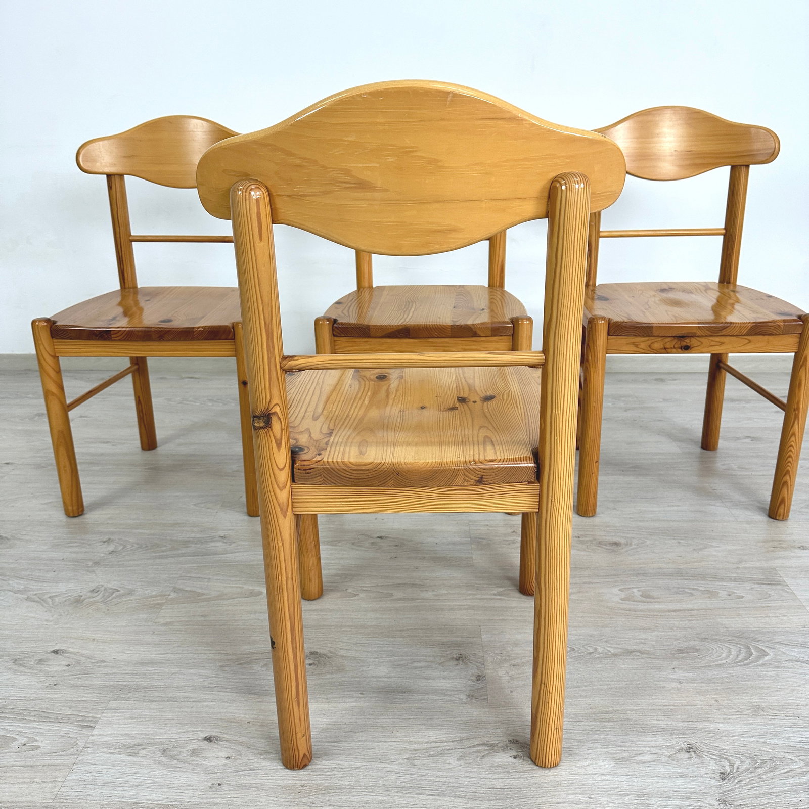 (4) RAINED DAUMILLER PINE DINING CHAIRS - 5