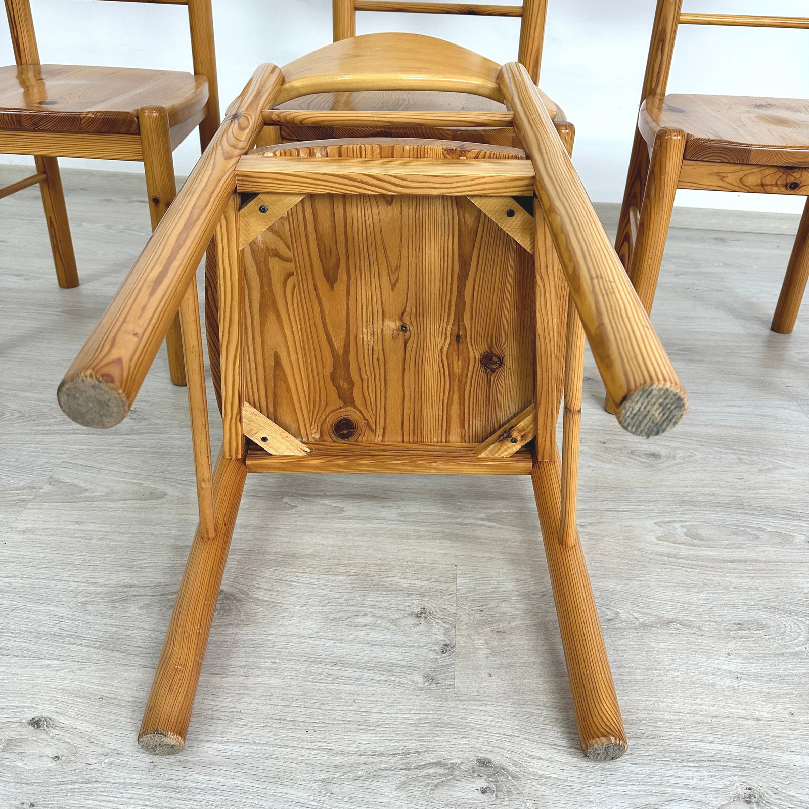 (4) RAINED DAUMILLER PINE DINING CHAIRS - 8