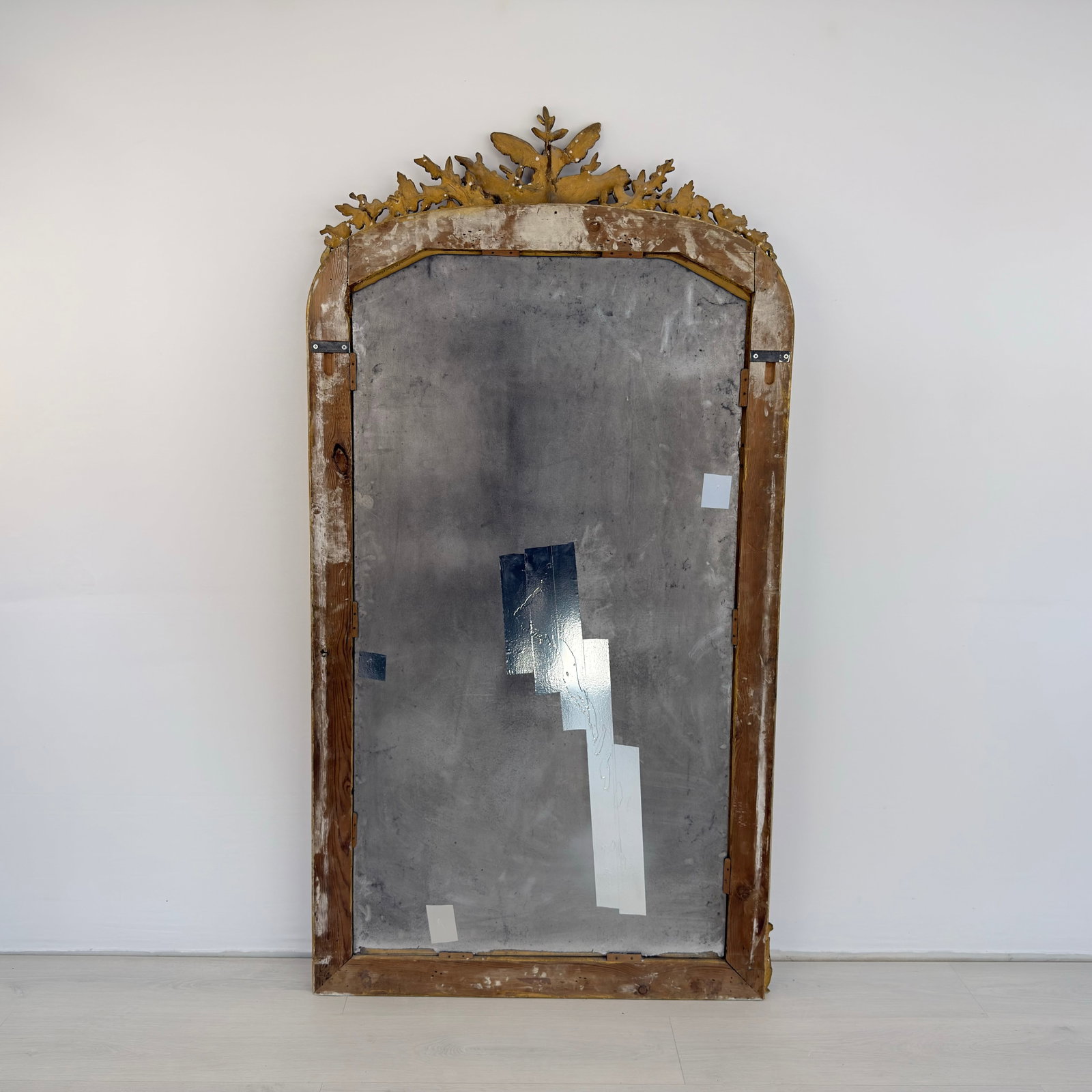 LOUIS PHILIPPE WALL MIRROR - 10