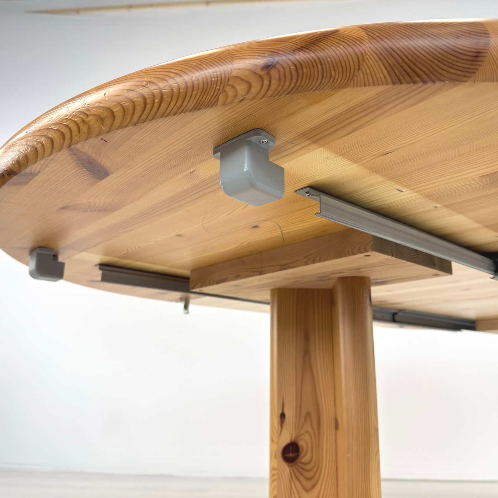 ATTR RAINER DAUMILLER EXTENDABLE DINING TABLE - 10