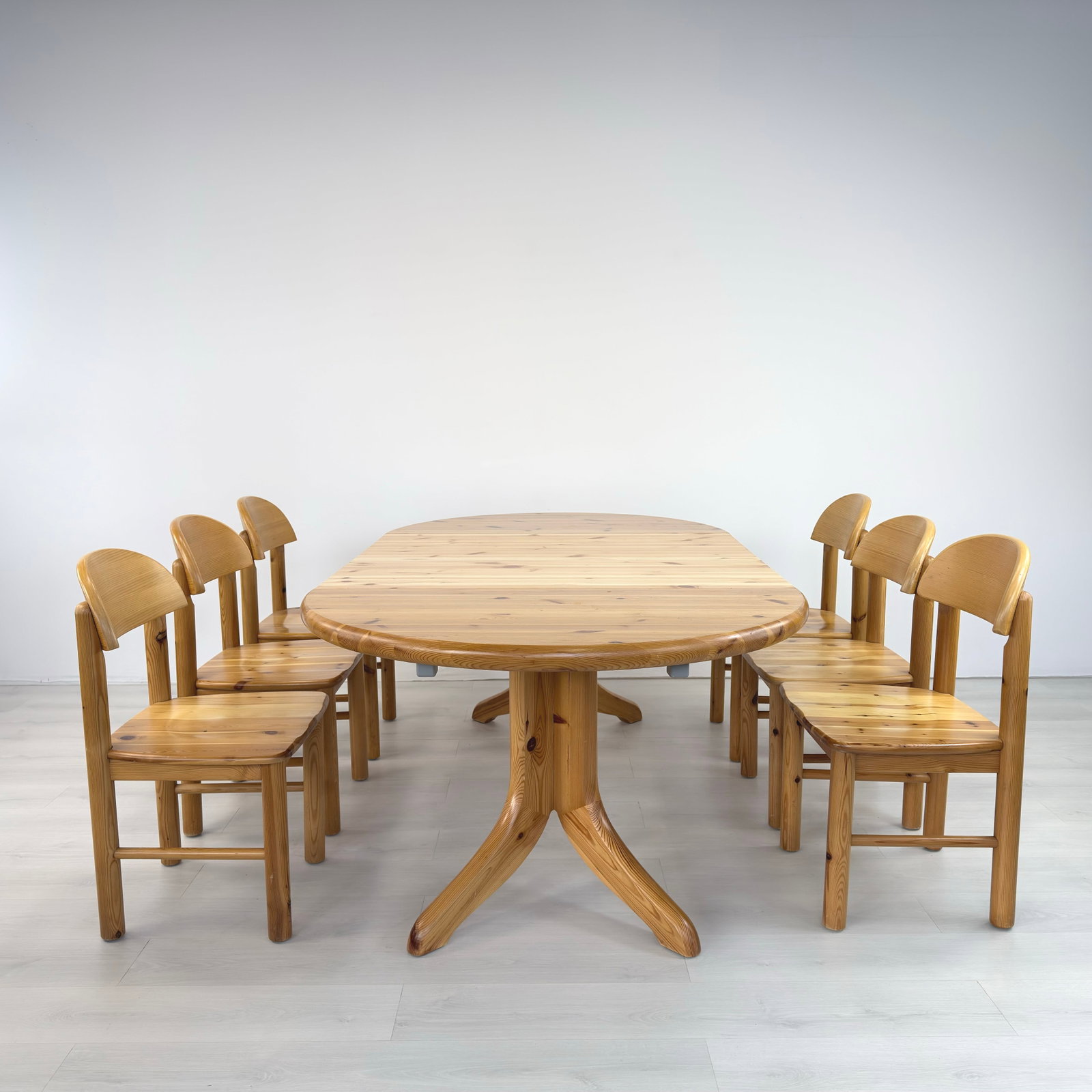 ATTR RAINER DAUMILLER EXTENDABLE DINING TABLE - 16