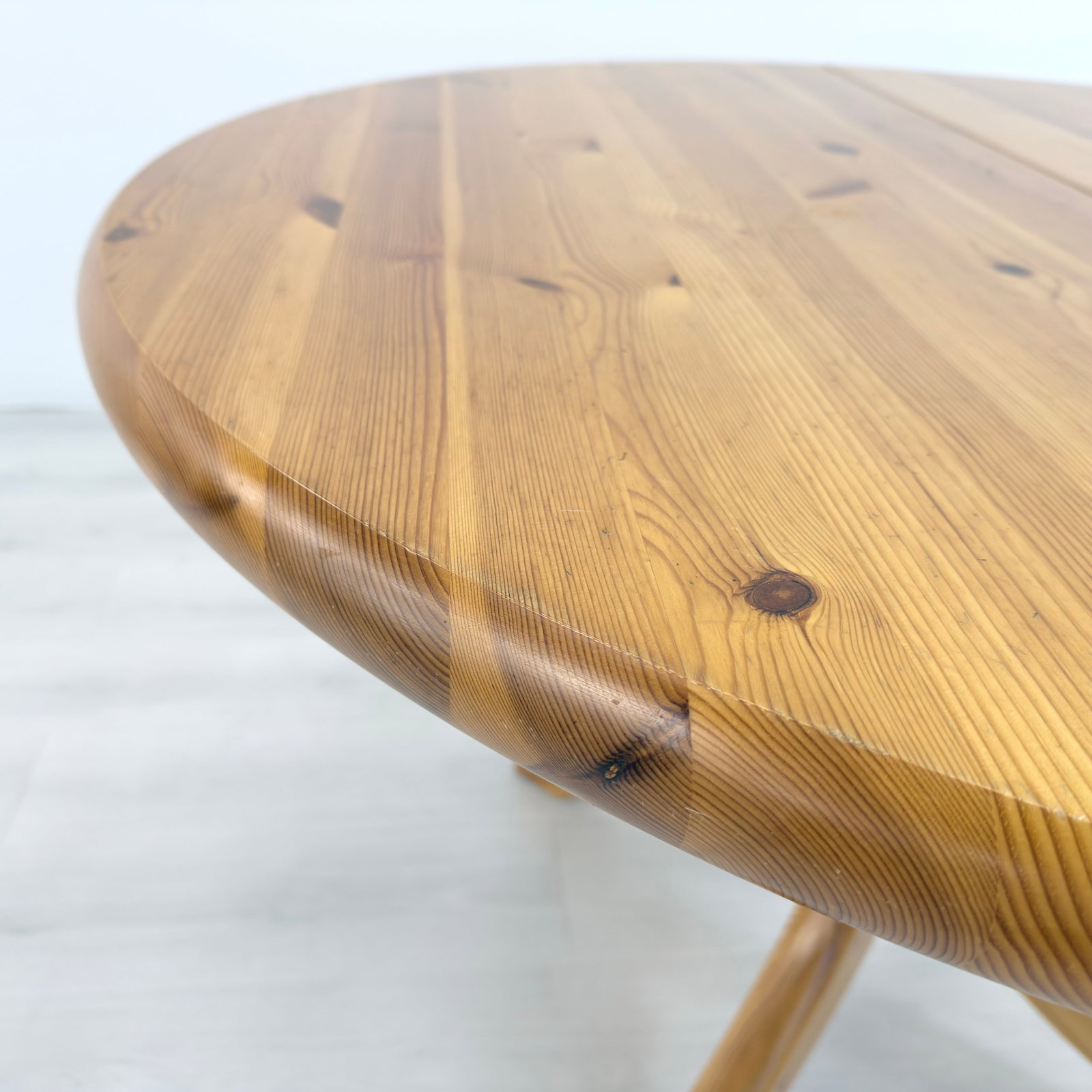 ATTR RAINER DAUMILLER EXTENDABLE DINING TABLE - 9