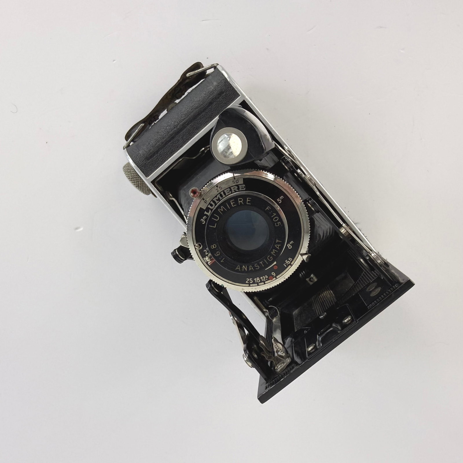 VINTAGE LUMIERE CAMERA - 2