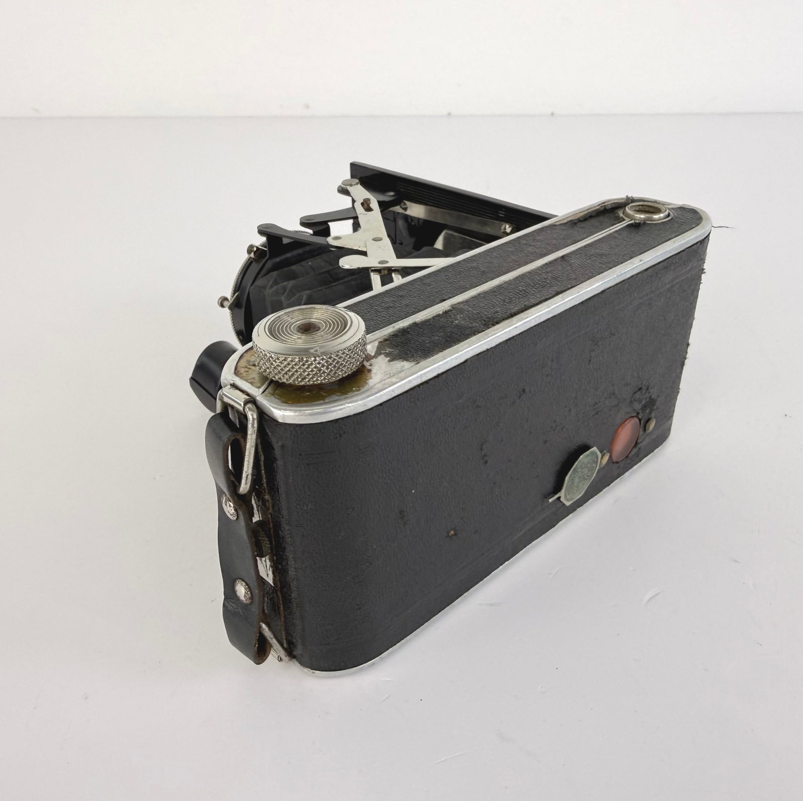 VINTAGE LUMIERE CAMERA - 6