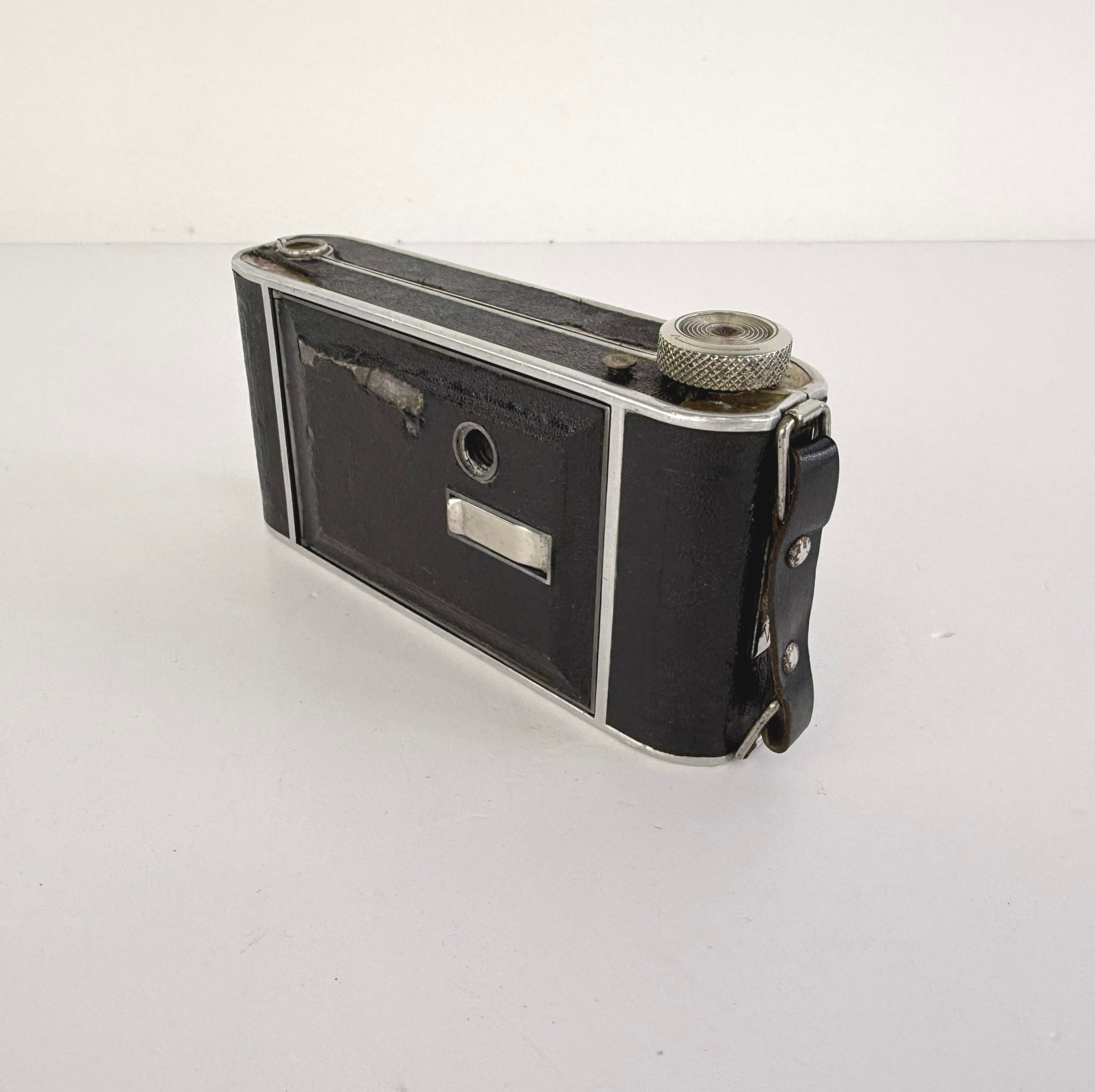 VINTAGE LUMIERE CAMERA - 7