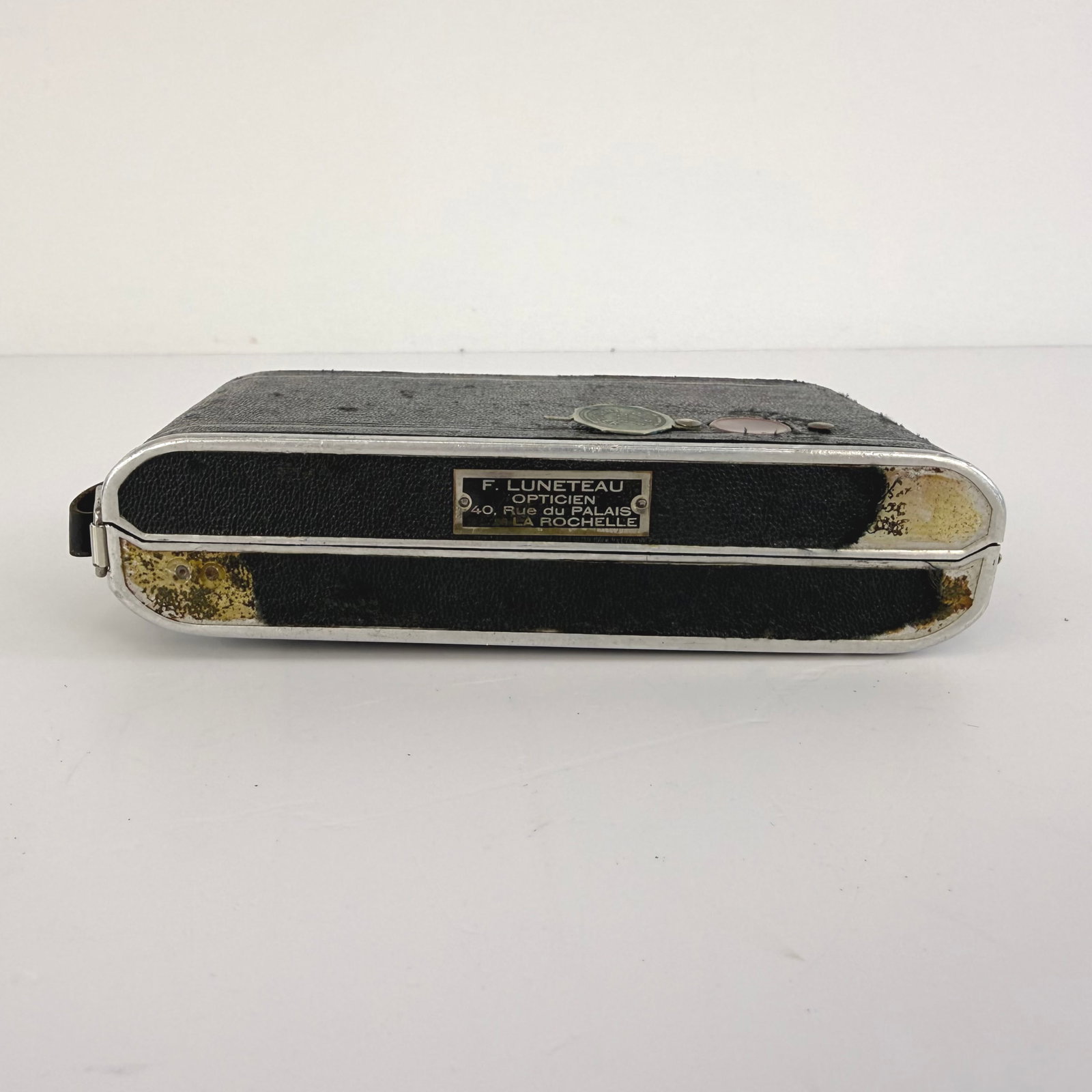 VINTAGE LUMIERE CAMERA - 9