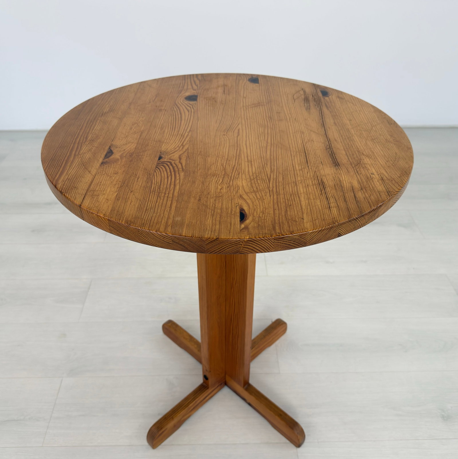 SCANDINAVIAN PINE BREAKFAST TABLE - 3