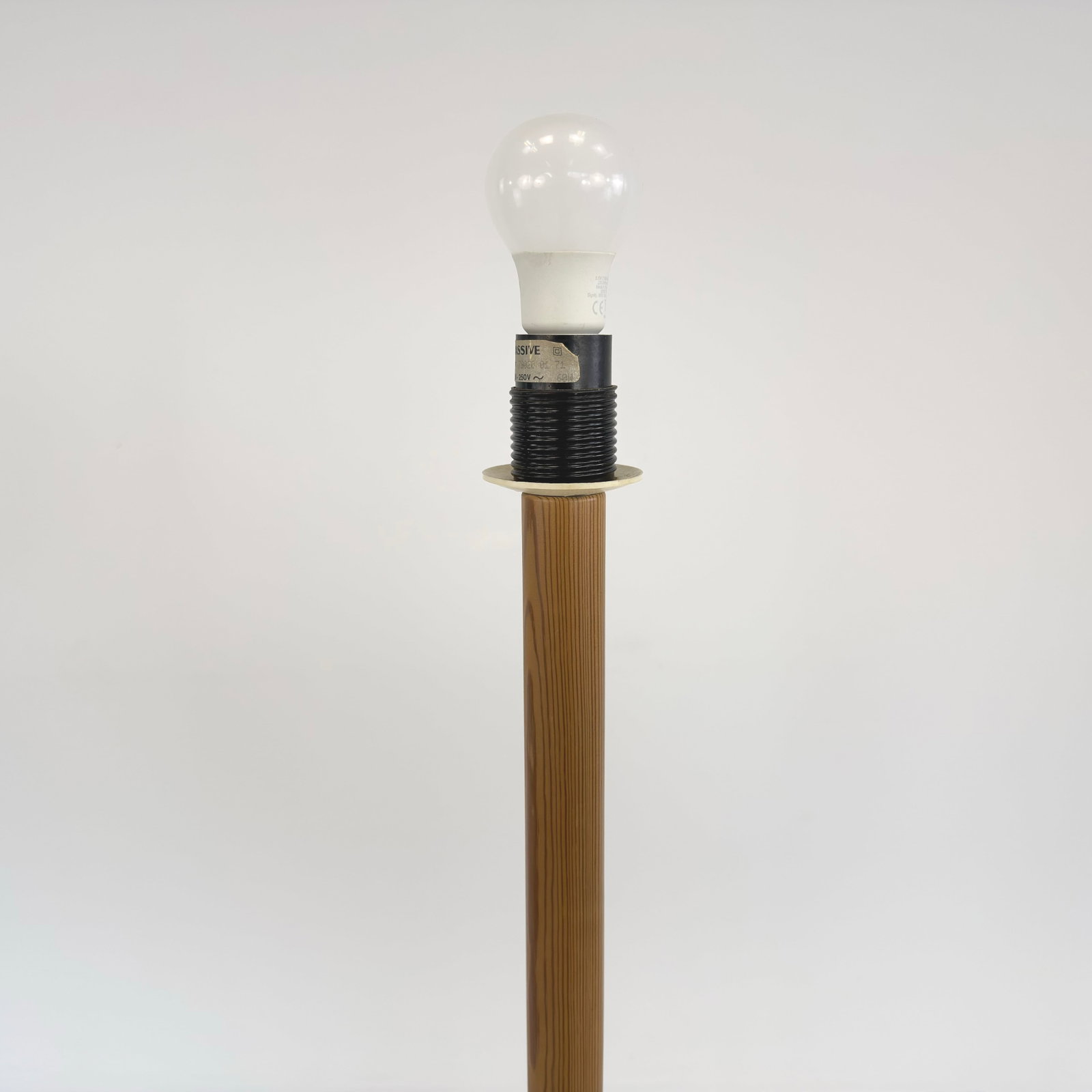 MASSIVE FLOOR LAMP - 5