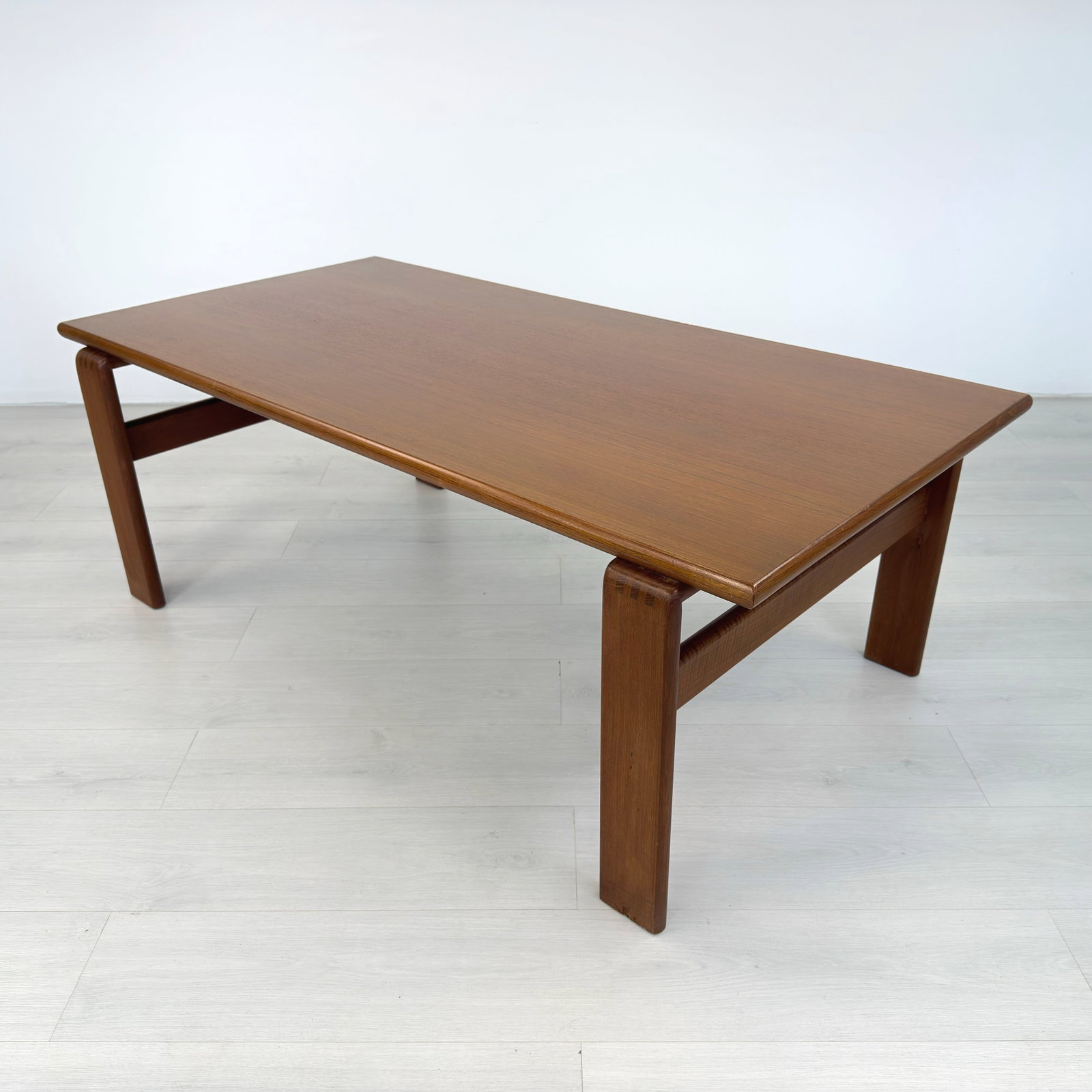DANISH KOMFORT COFFEE TABLE - 2