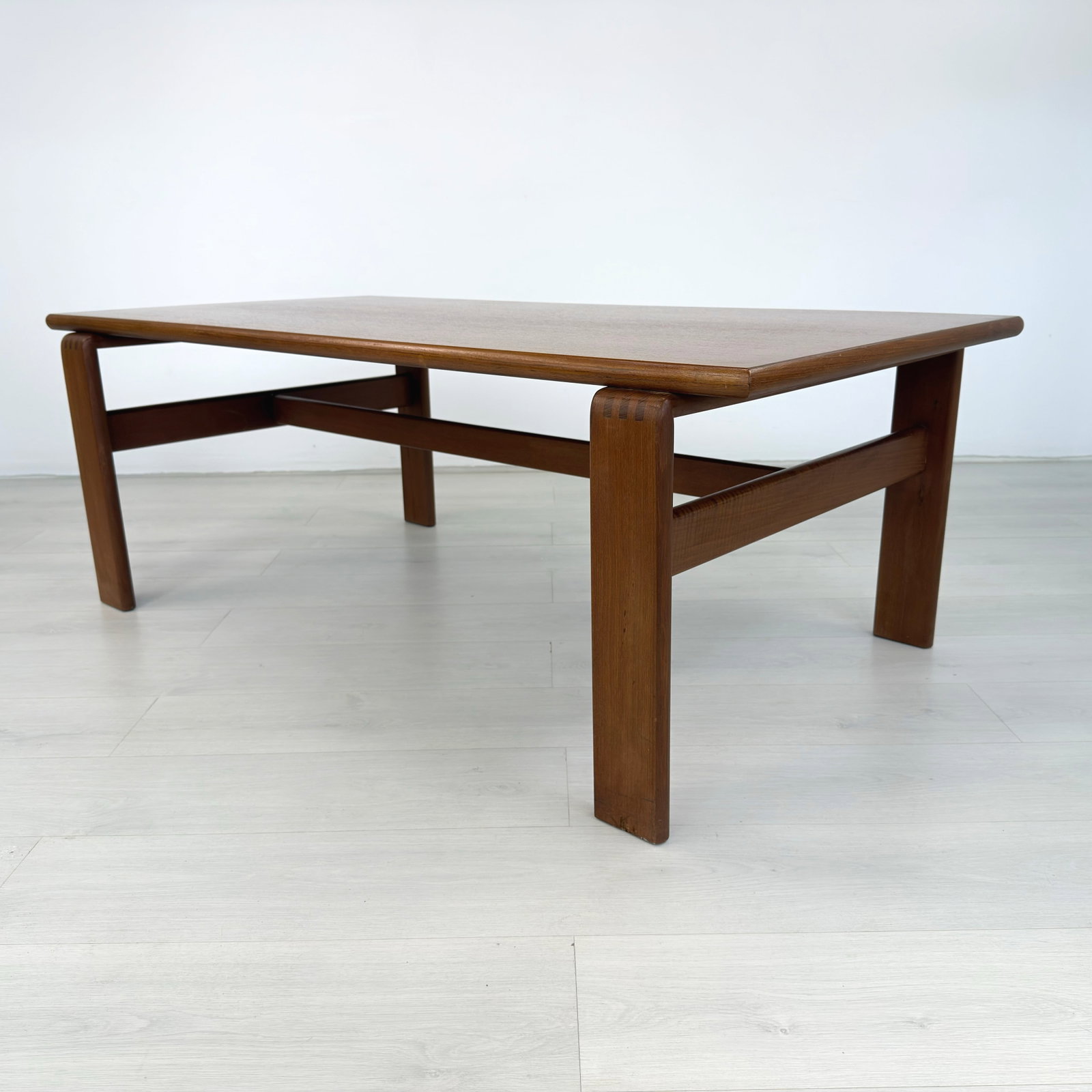 DANISH KOMFORT COFFEE TABLE - 6