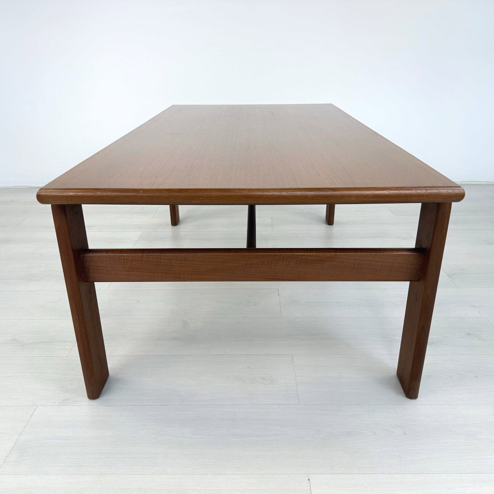 DANISH KOMFORT COFFEE TABLE - 8