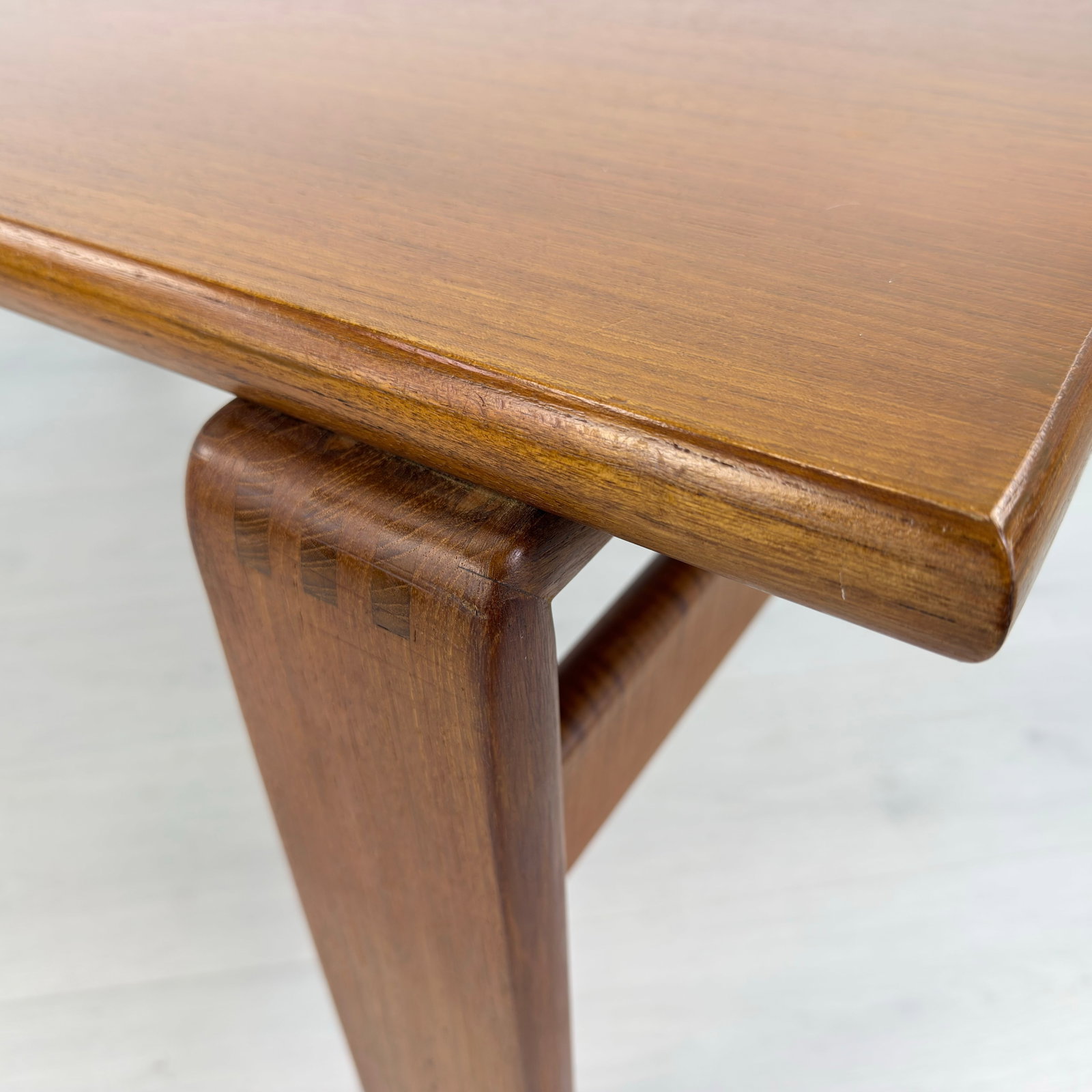 DANISH KOMFORT COFFEE TABLE - 9