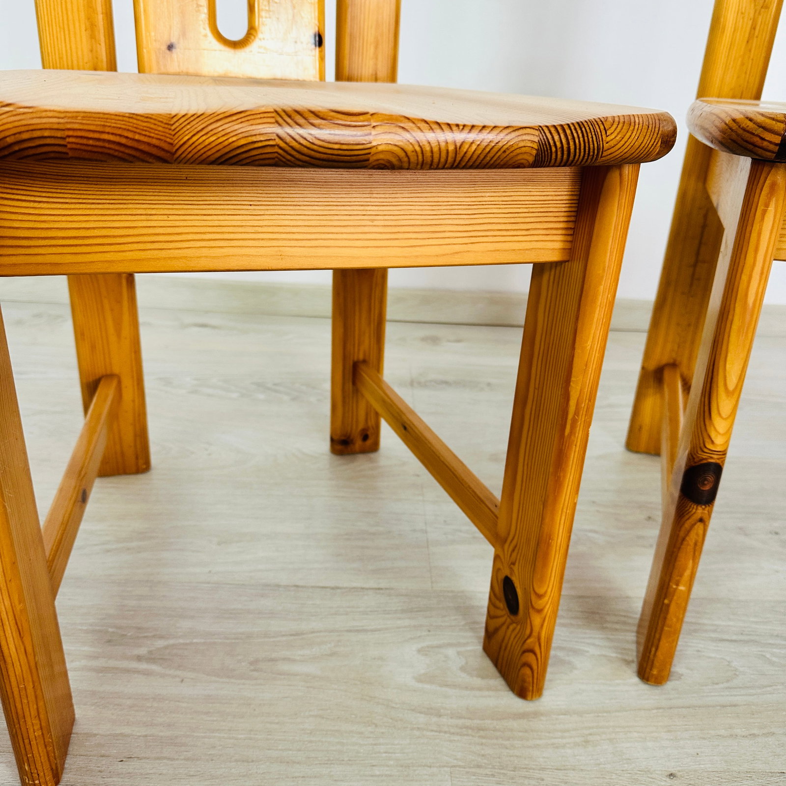 (6) EFFEZETA PINE DINING CHAIRS - 11