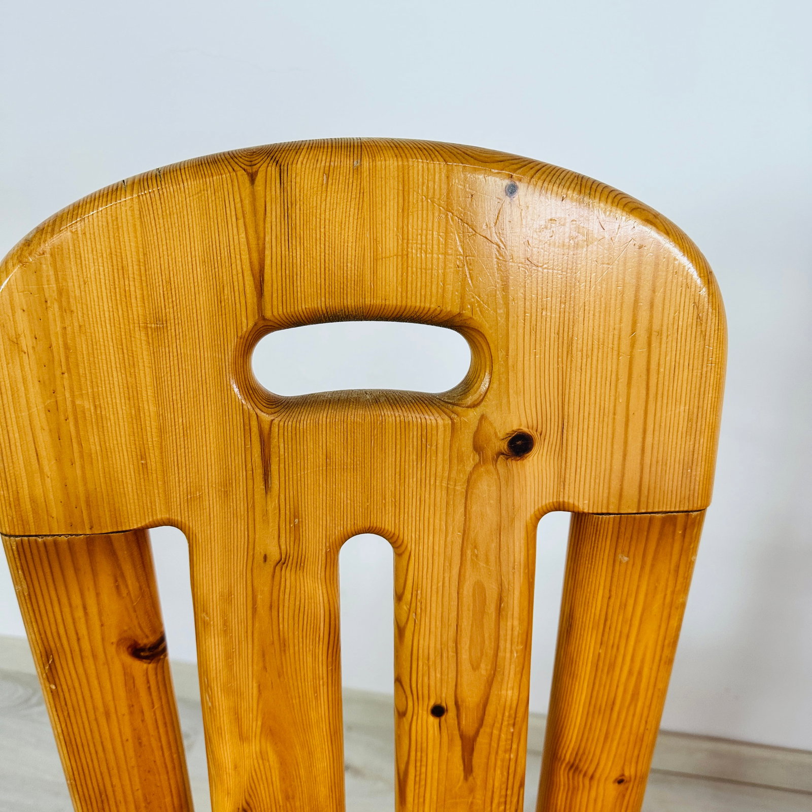 (6) EFFEZETA PINE DINING CHAIRS - 8
