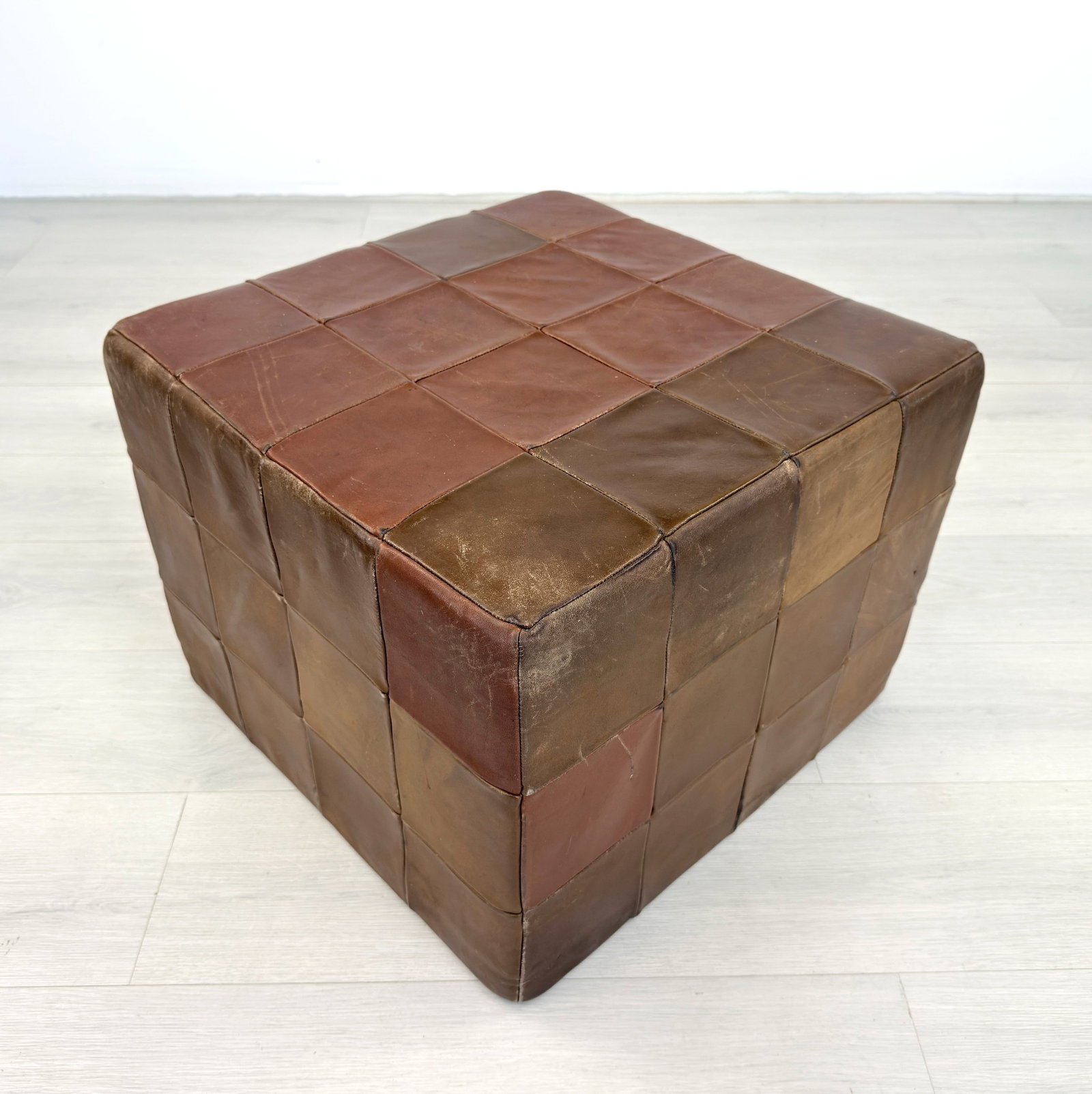 DE SEDE LEATHER POUF - 2