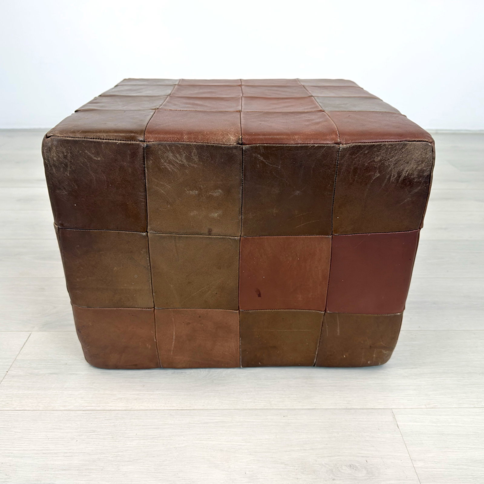 DE SEDE LEATHER POUF - 4