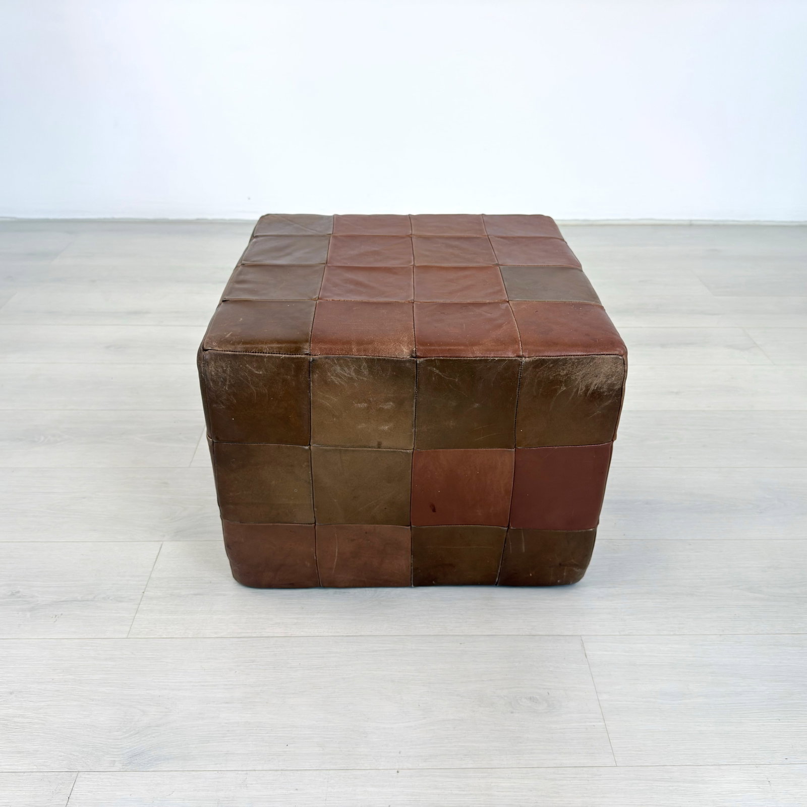 DE SEDE LEATHER POUF - 7