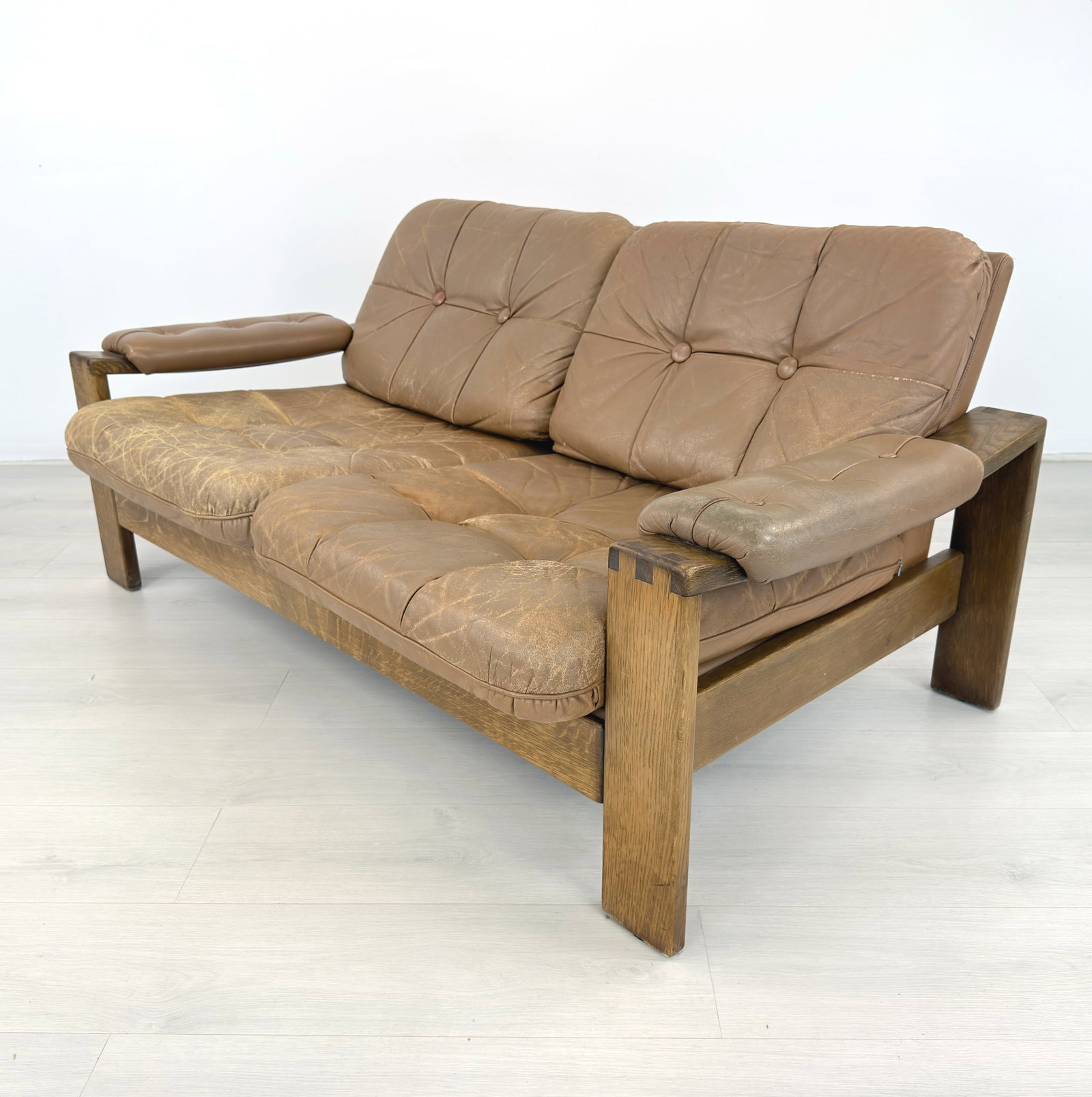 CARL STRAUB LEATHER SOFA - 4