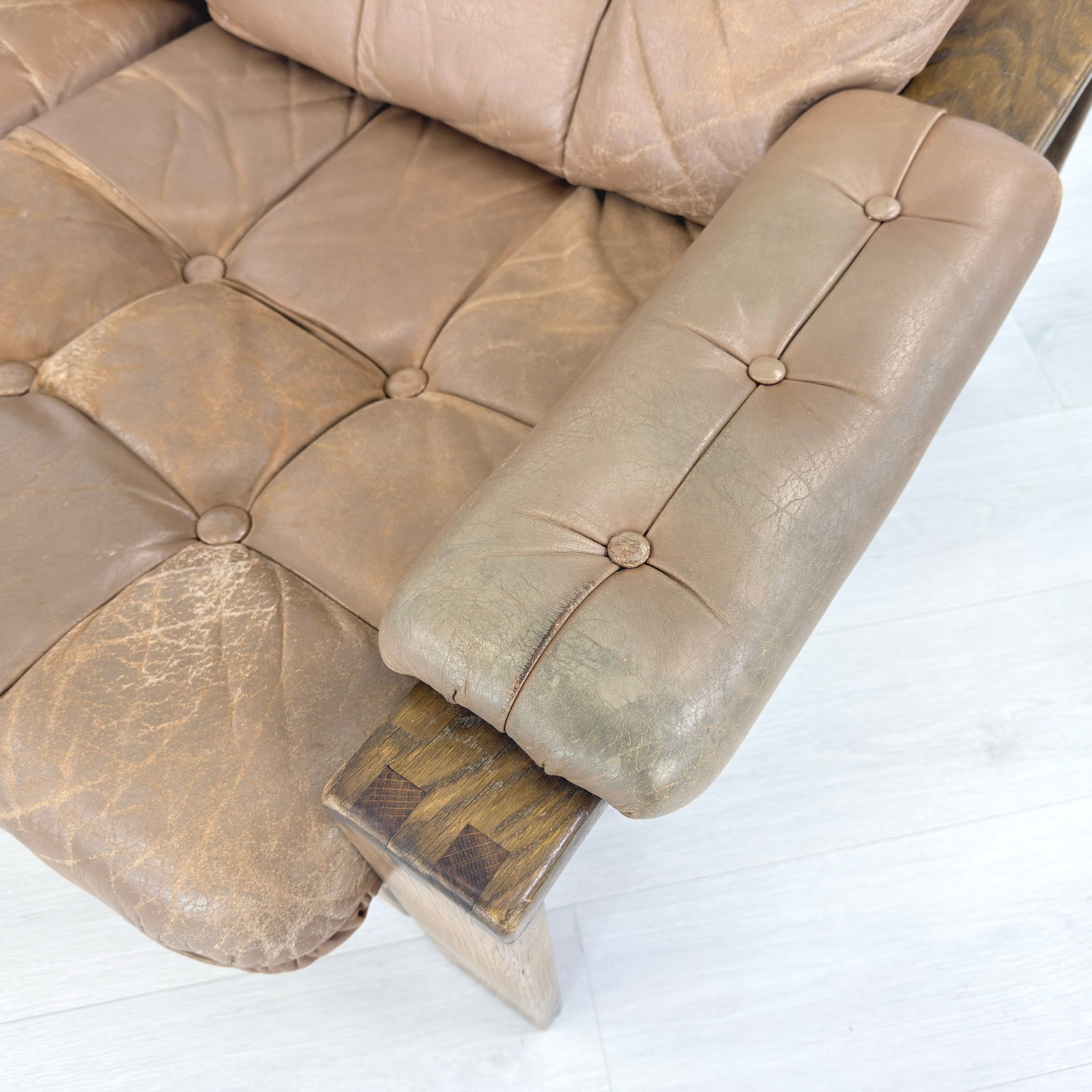 CARL STRAUB LEATHER SOFA - 9