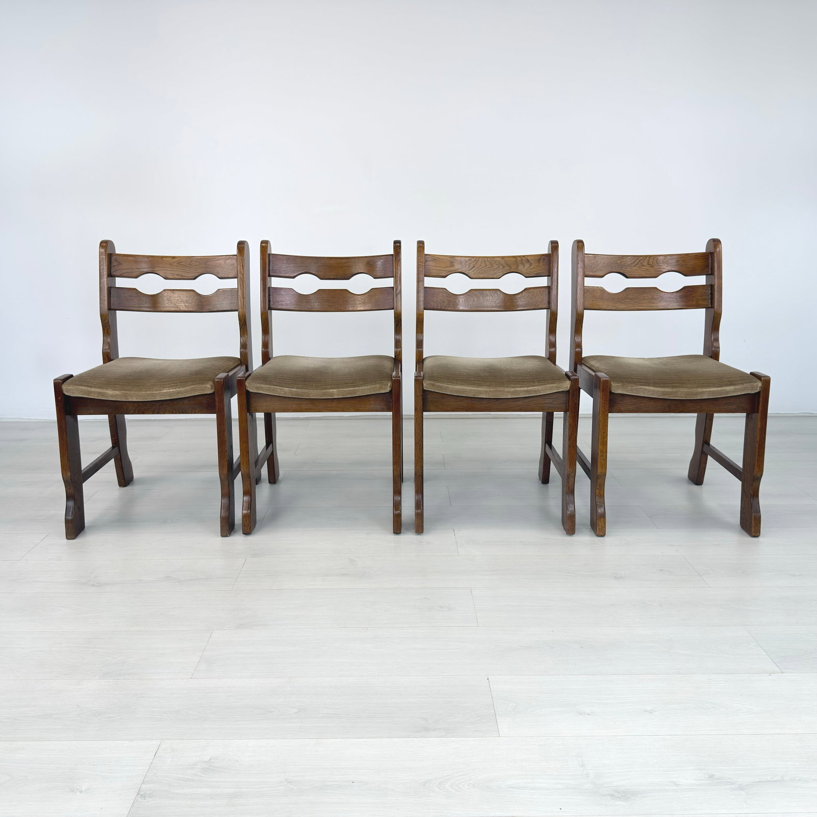 (4) BRUTALIST RAZOR BLADE DINING CHAIRS - 2