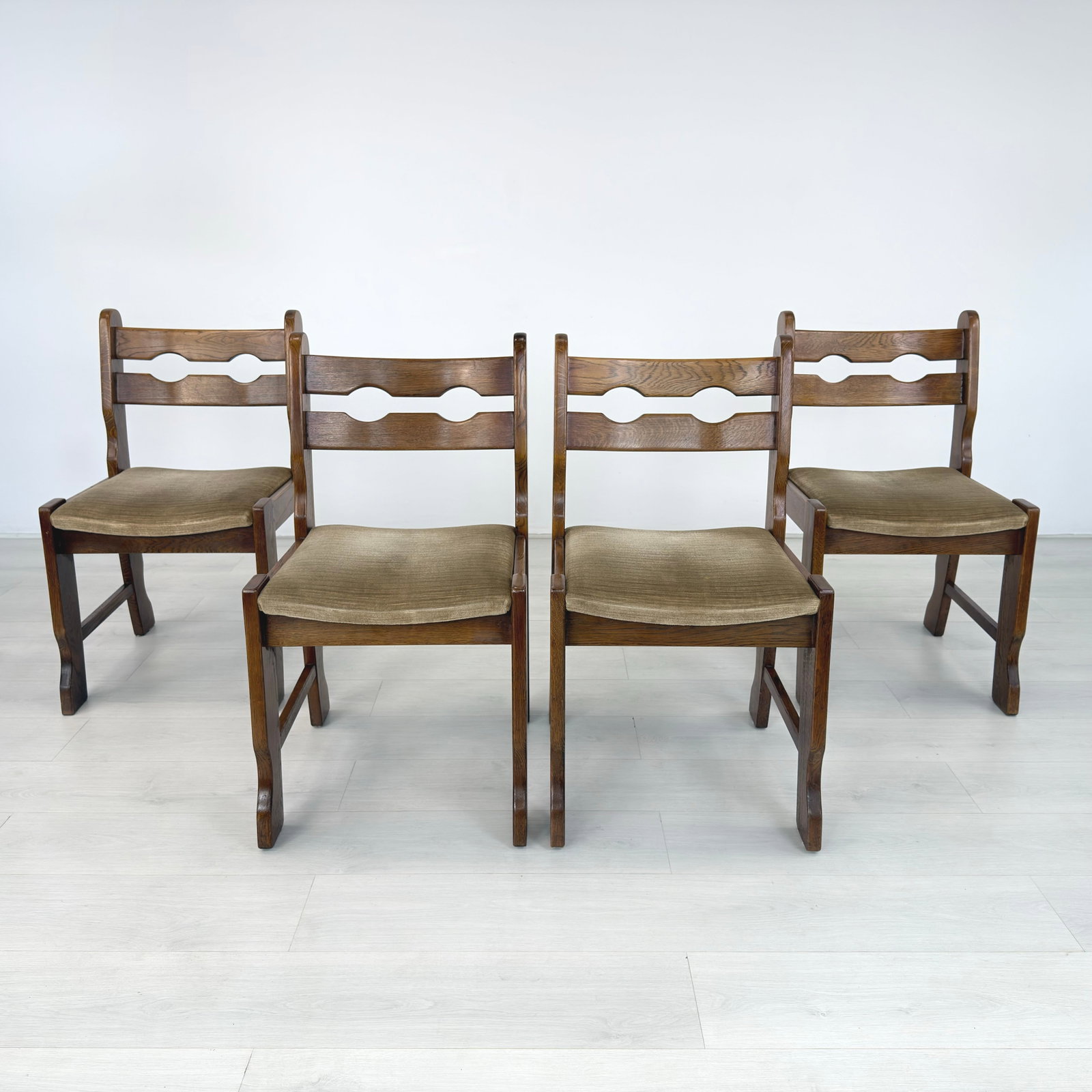 (4) BRUTALIST RAZOR BLADE DINING CHAIRS - 4