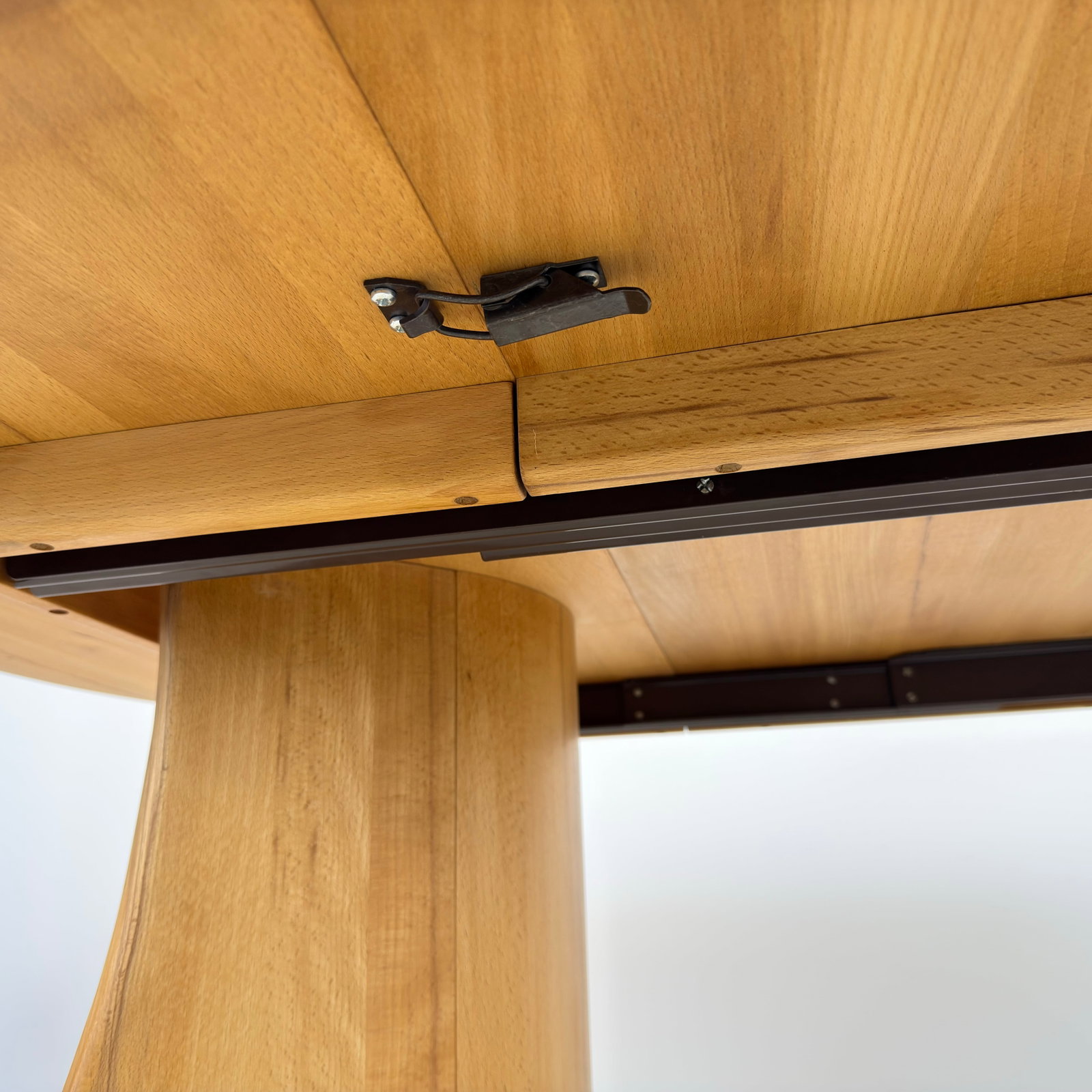 DUTCH EXTENDABLE DINING TABLE - 11