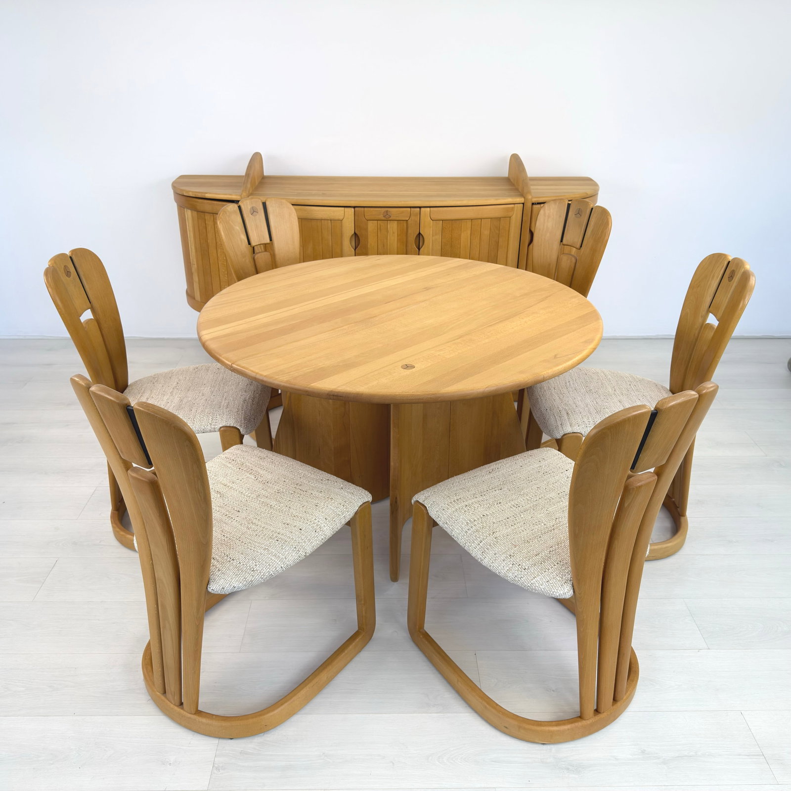 DUTCH EXTENDABLE DINING TABLE - 15