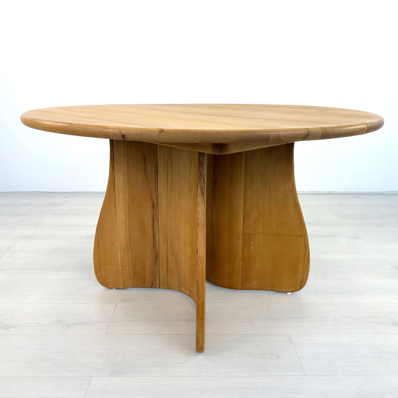 DUTCH EXTENDABLE DINING TABLE - 3