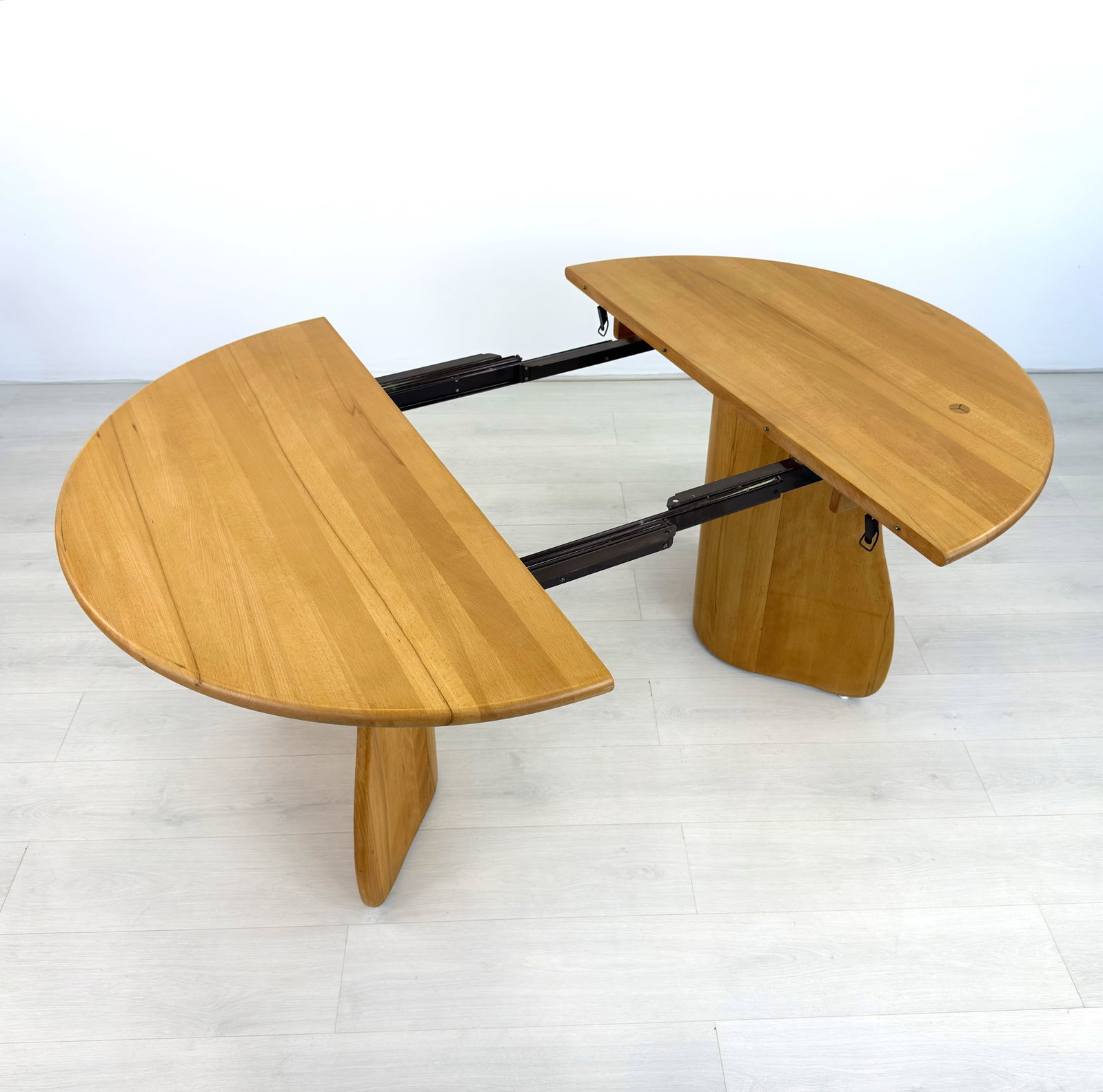 DUTCH EXTENDABLE DINING TABLE - 6
