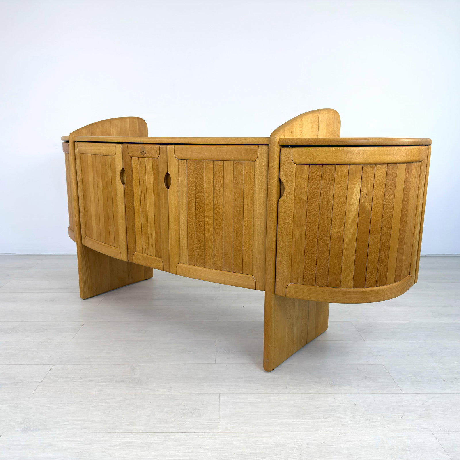 DUTCH CURVED SIDEBOARD - 3