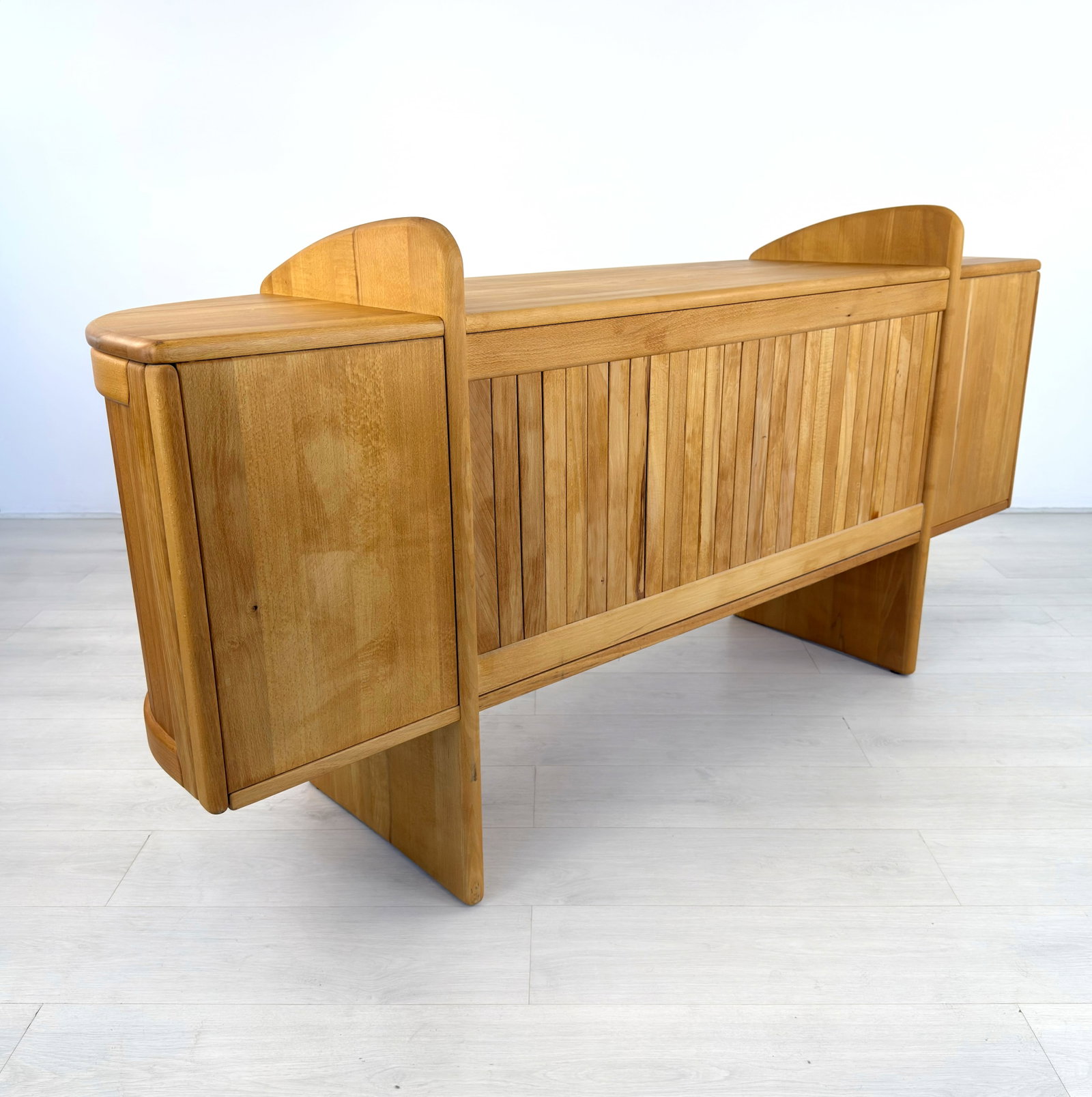 DUTCH CURVED SIDEBOARD - 9