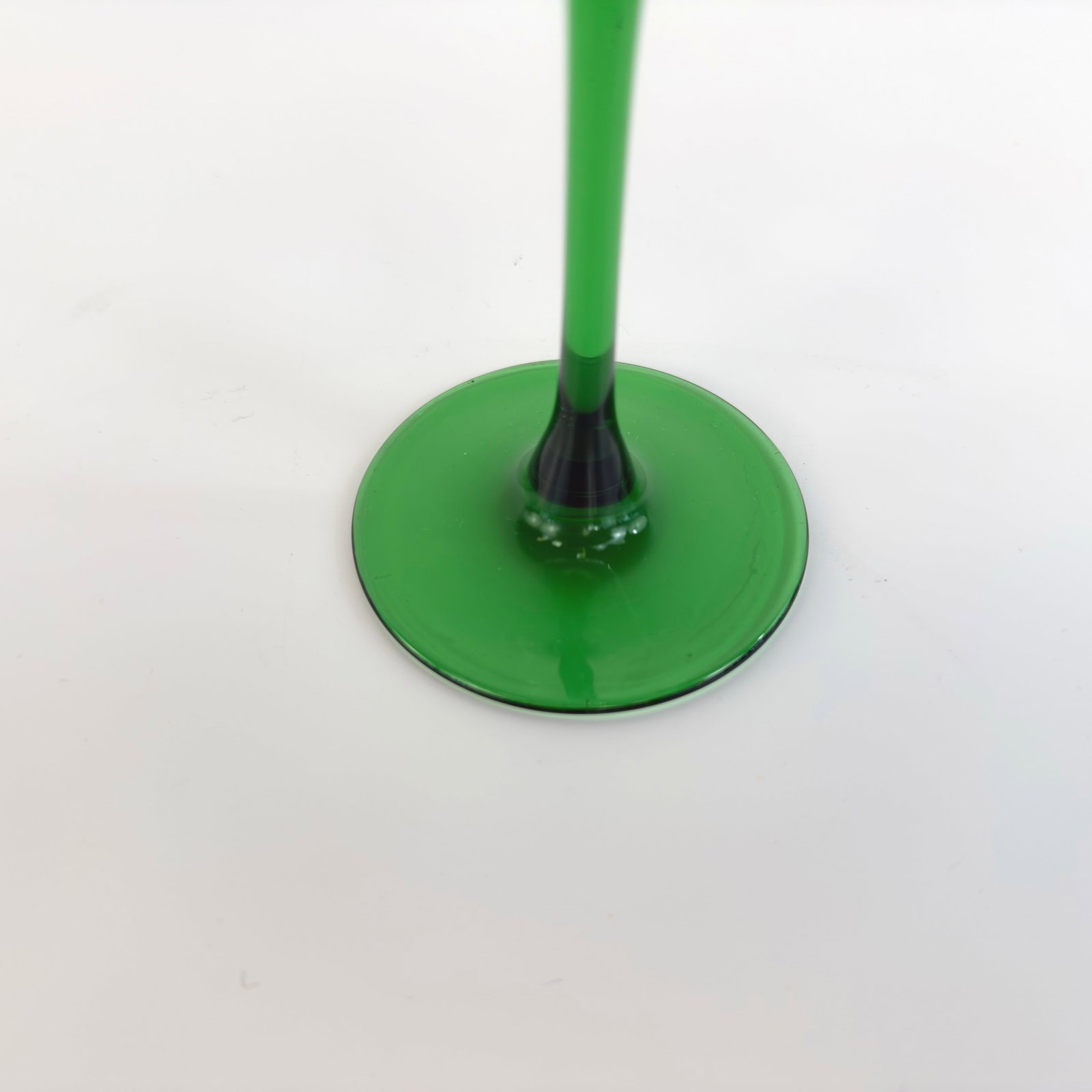(8) LUMINARC WINE GLASSES - 10