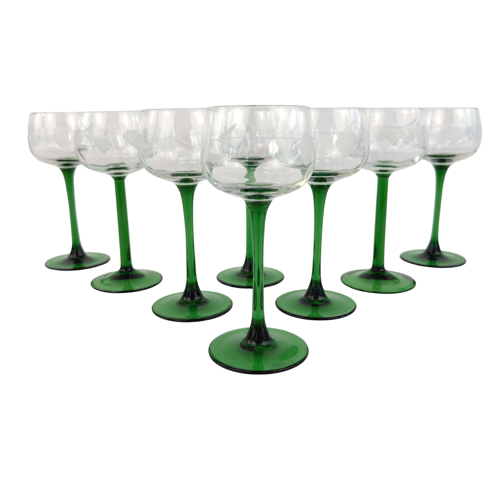 (8) LUMINARC WINE GLASSES: Dimensions: H 6.5” x W 2.5”. Set of 8 Vintage French Luminarc Rhine green stem wine glasses.
