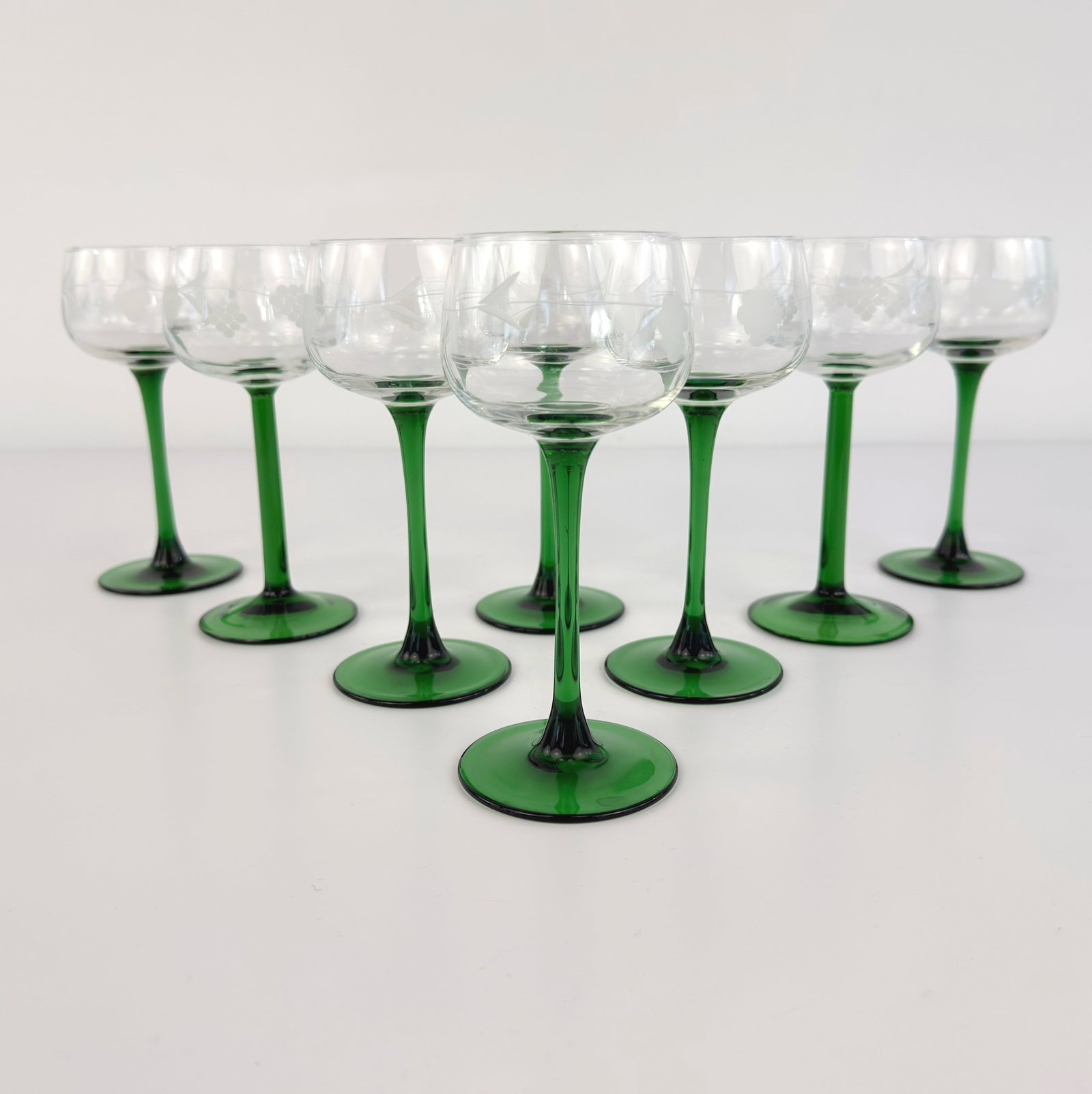 (8) LUMINARC WINE GLASSES - 4
