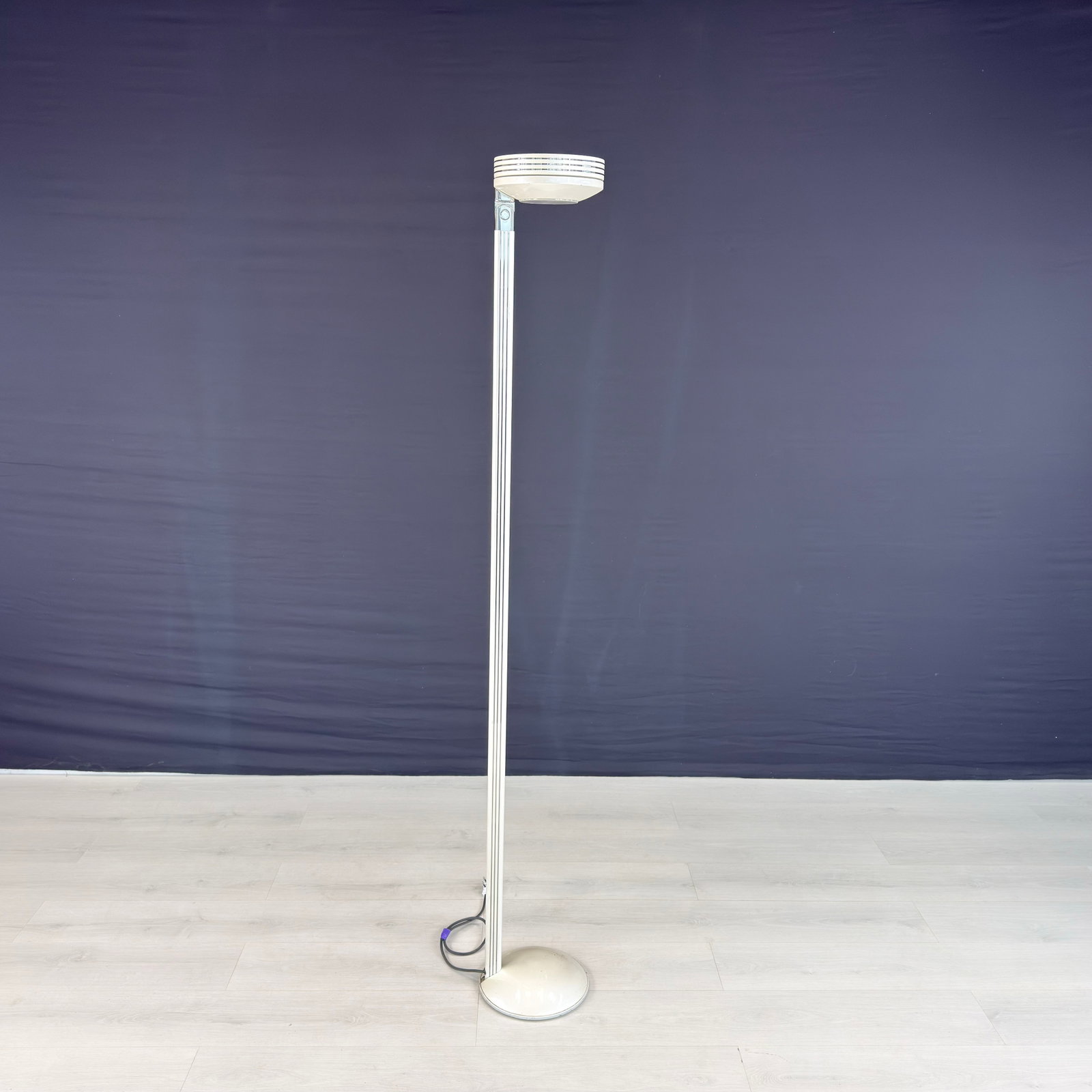 FRATELLI MARTINI FLOOR LAMP: Dimensions: H 74.5” x W 10.5”. Vintage Italian white metal floor lamp designed by Fratelli Martini.