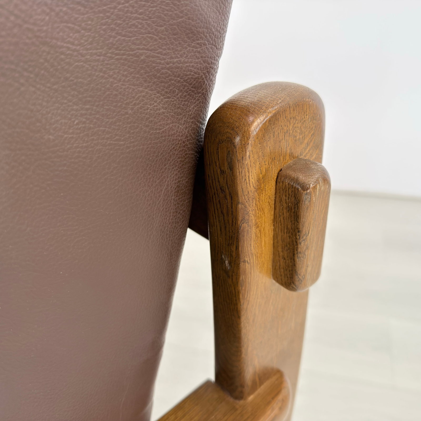 BRUTALIST LEATHER ARMCHAIRS, A PAIR - 10