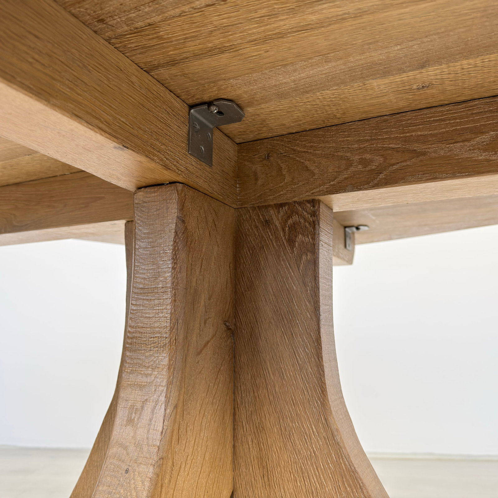 BRUTALIST DE PUYDT OAK DINING TABLE - 10