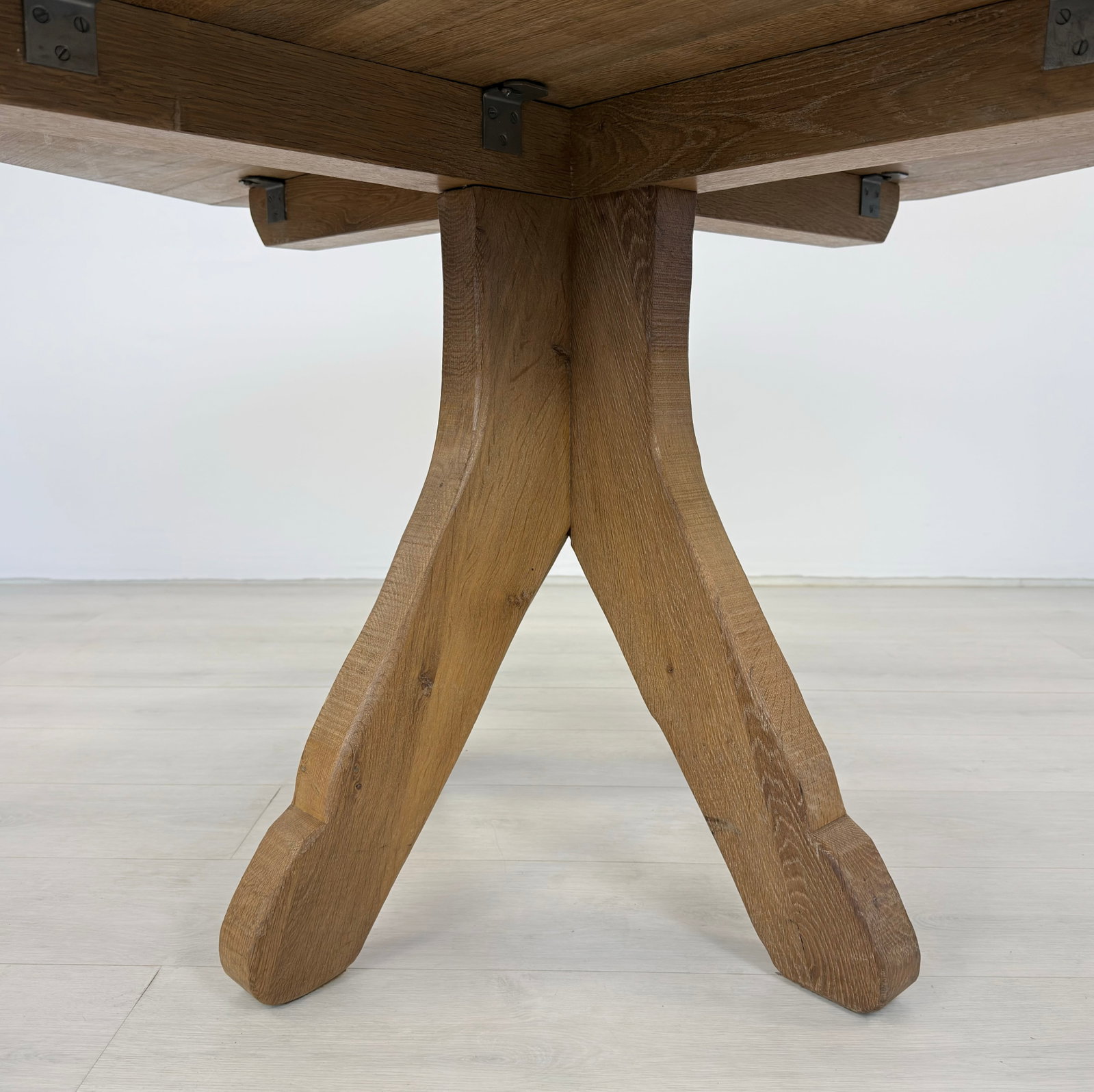 BRUTALIST DE PUYDT OAK DINING TABLE - 9