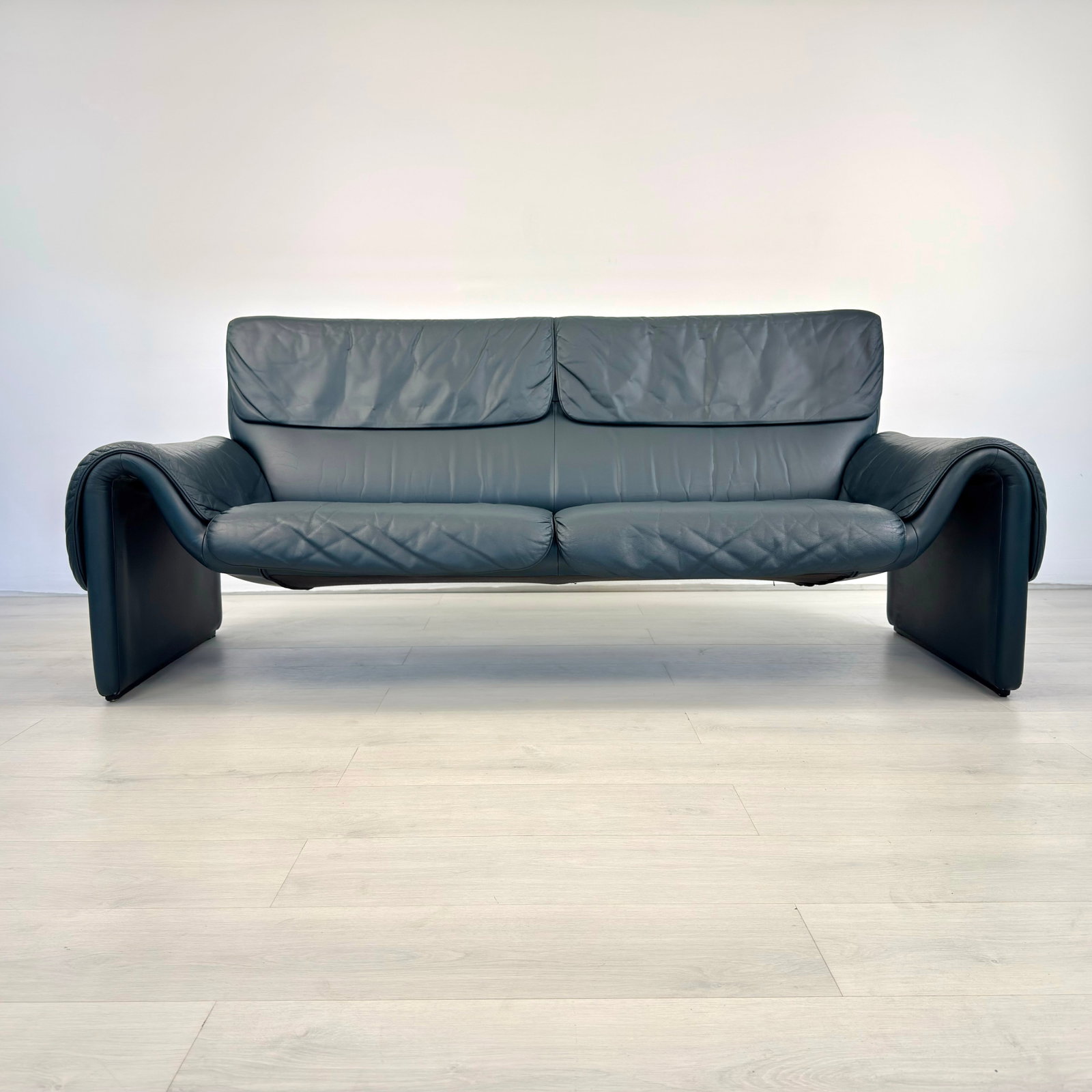 DE SEDE DS 2011 LEATHER SOFA - 2