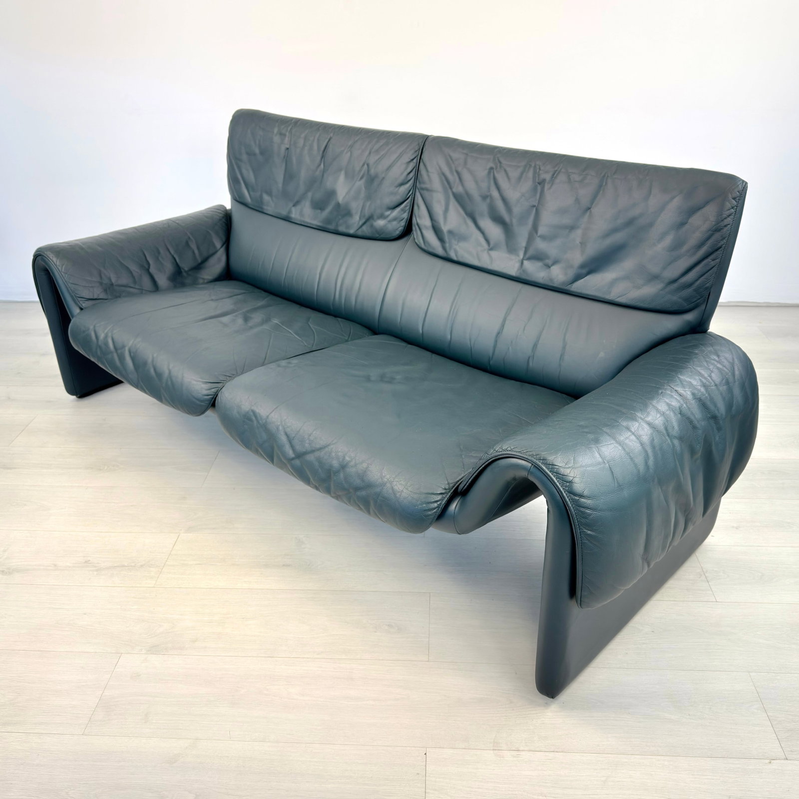 DE SEDE DS 2011 LEATHER SOFA - 4