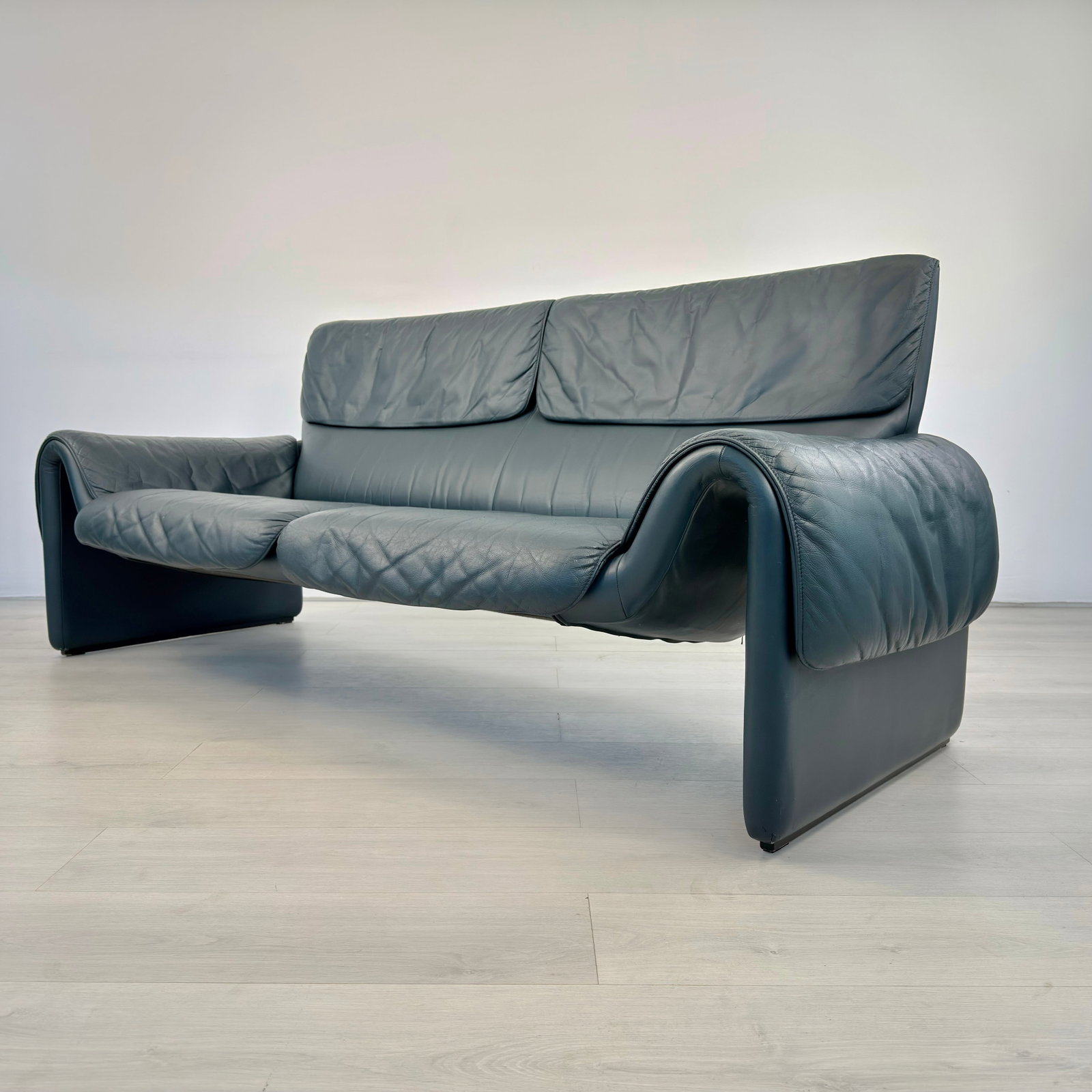 DE SEDE DS 2011 LEATHER SOFA - 7
