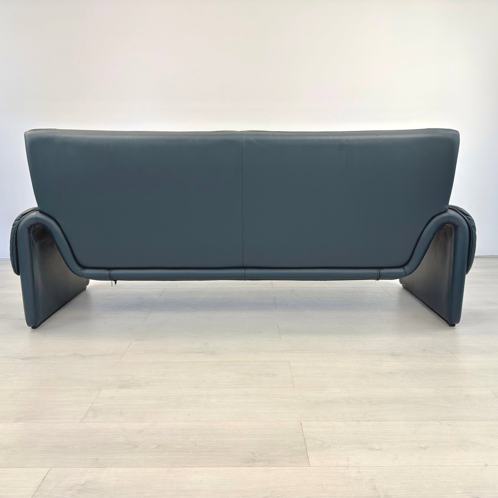 DE SEDE DS 2011 LEATHER SOFA - 8