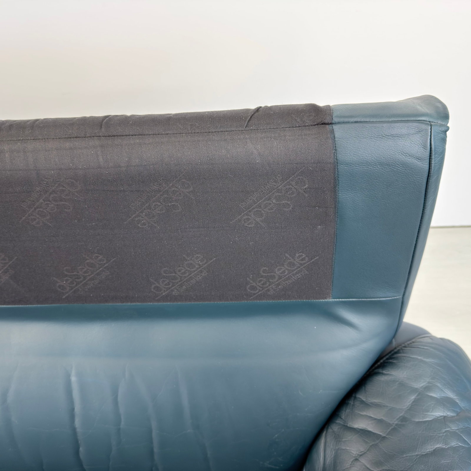 DE SEDE DS 2011 LEATHER SOFA - 9