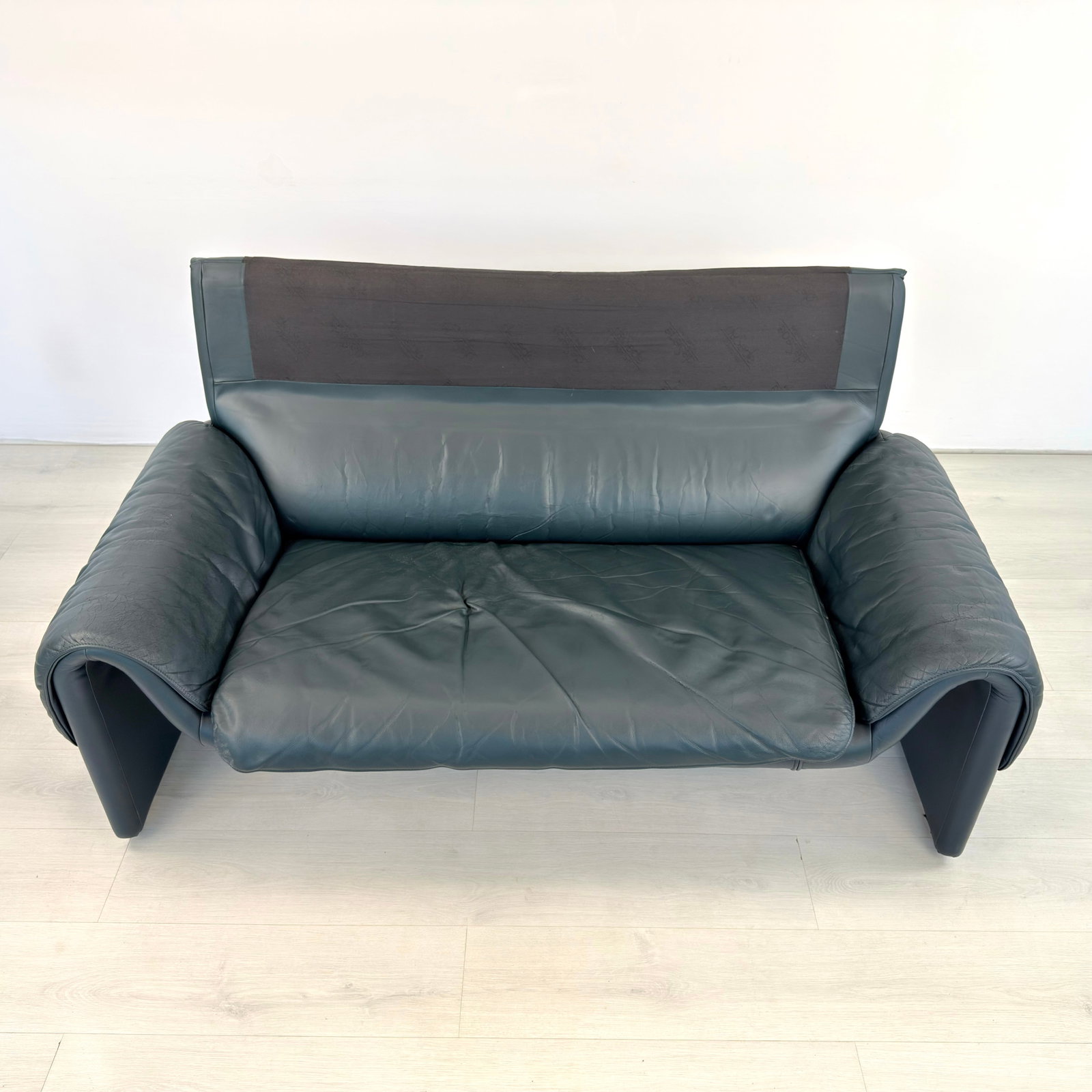 DE SEDE DS2011 LEATHER SOFA - 6