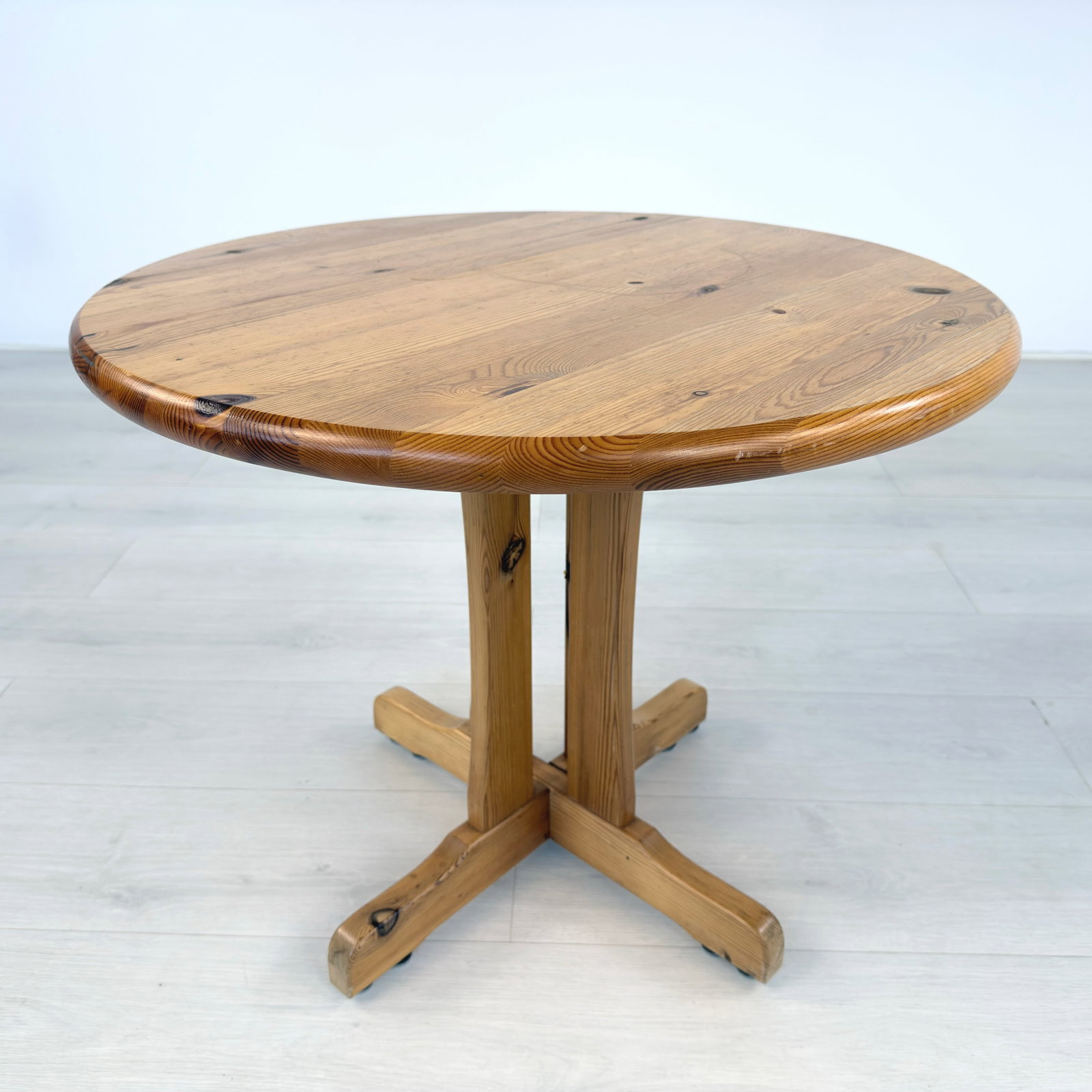 RAINER DAUMILLER COFFEE TABLE - 4