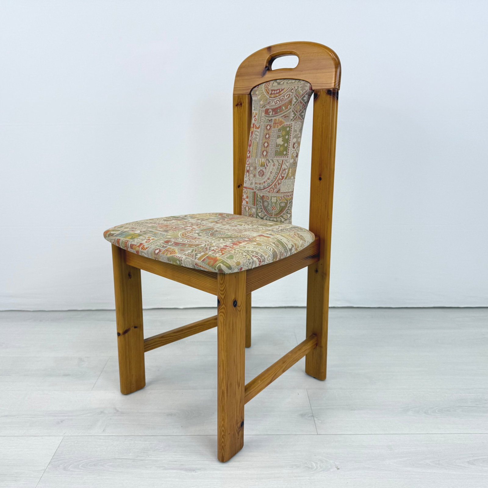 (7) SCANDINAVIAN PINE DINING CHAIRS - 5