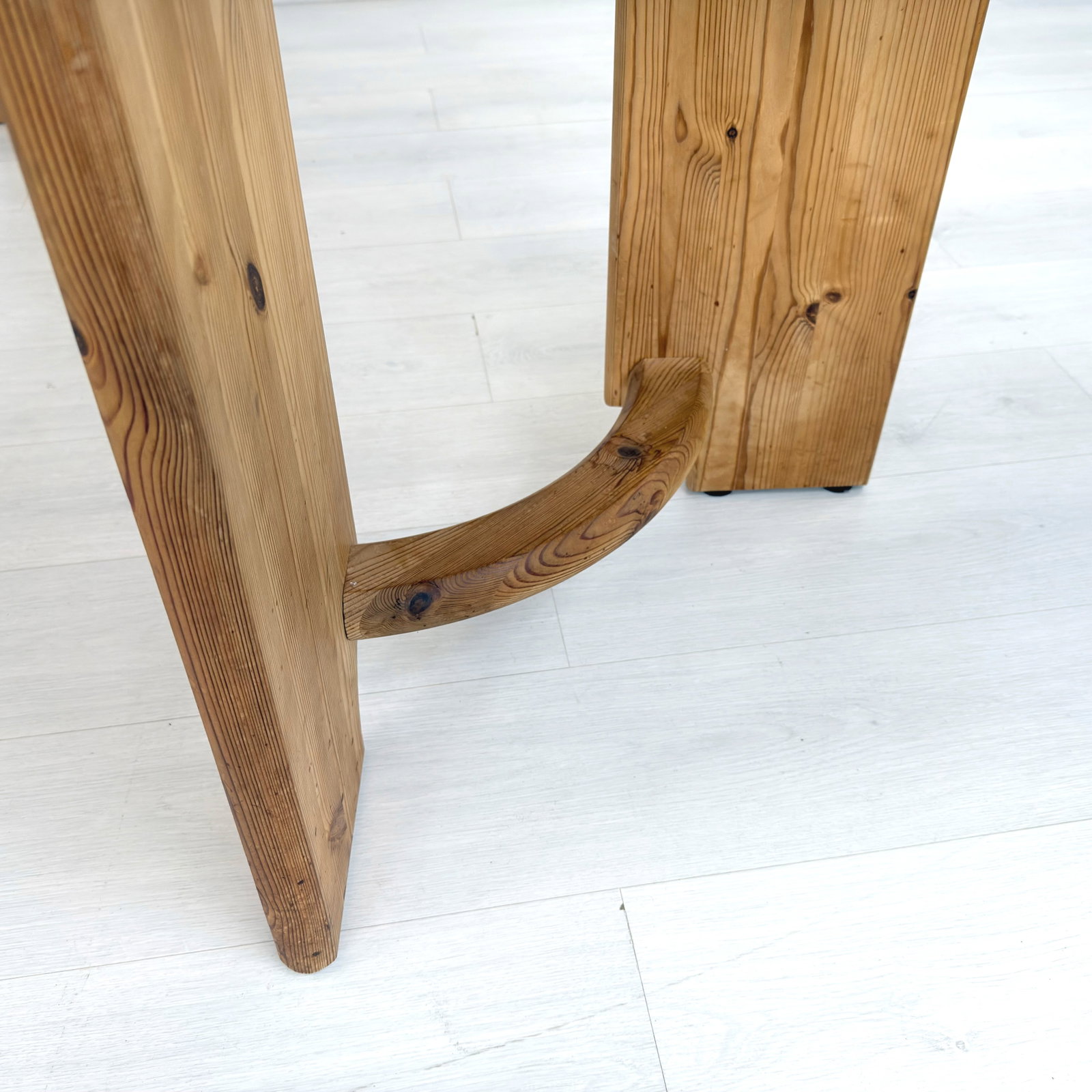 RAINER DAUMILLER EXTENDABLE DINING TABLE - 10