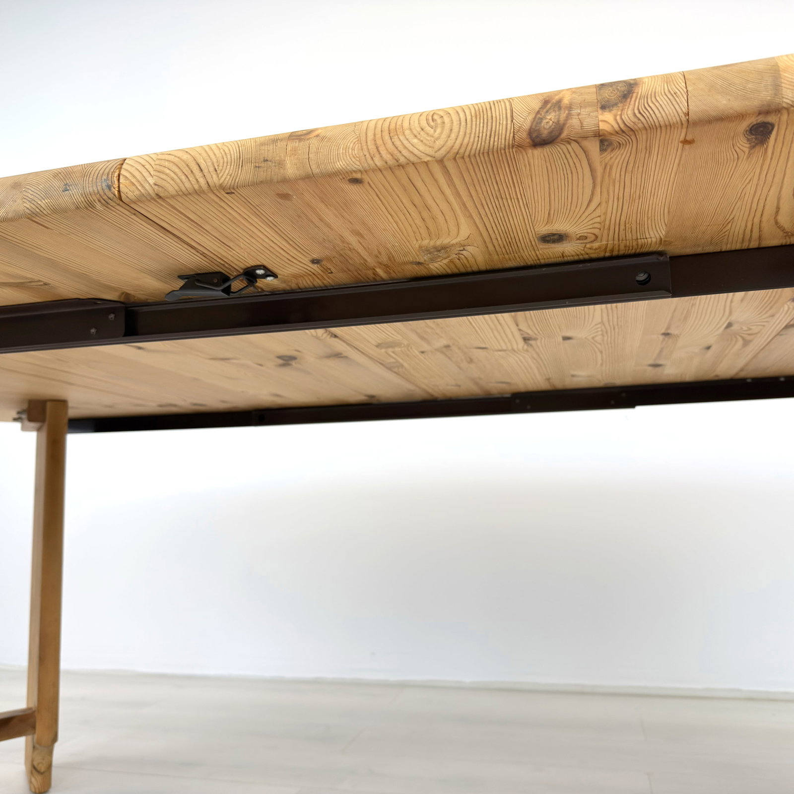 RAINER DAUMILLER EXTENDABLE DINING TABLE - 11