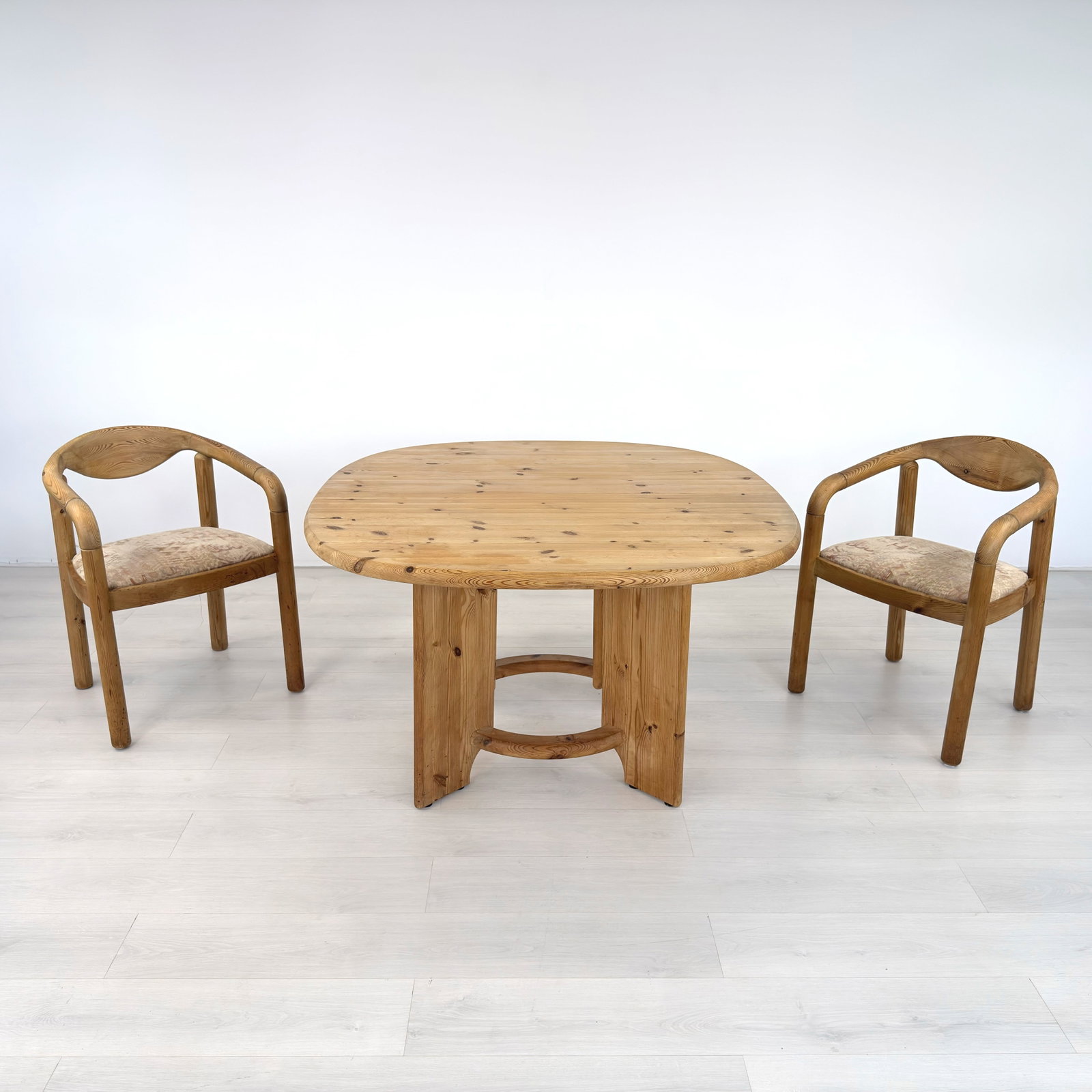 RAINER DAUMILLER EXTENDABLE DINING TABLE - 15